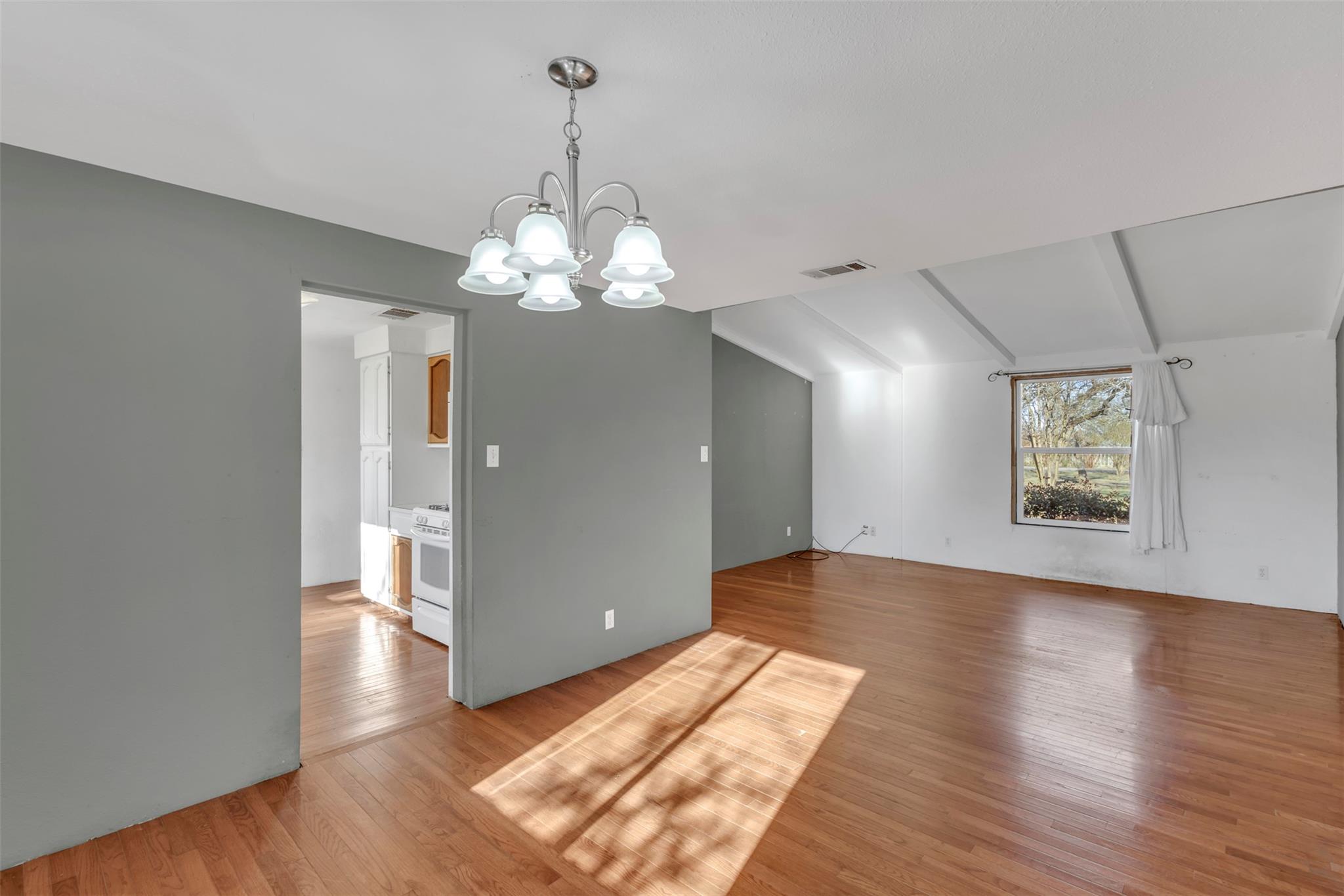 104 Blue Flame Rd, Cedar Creek, TX 78612