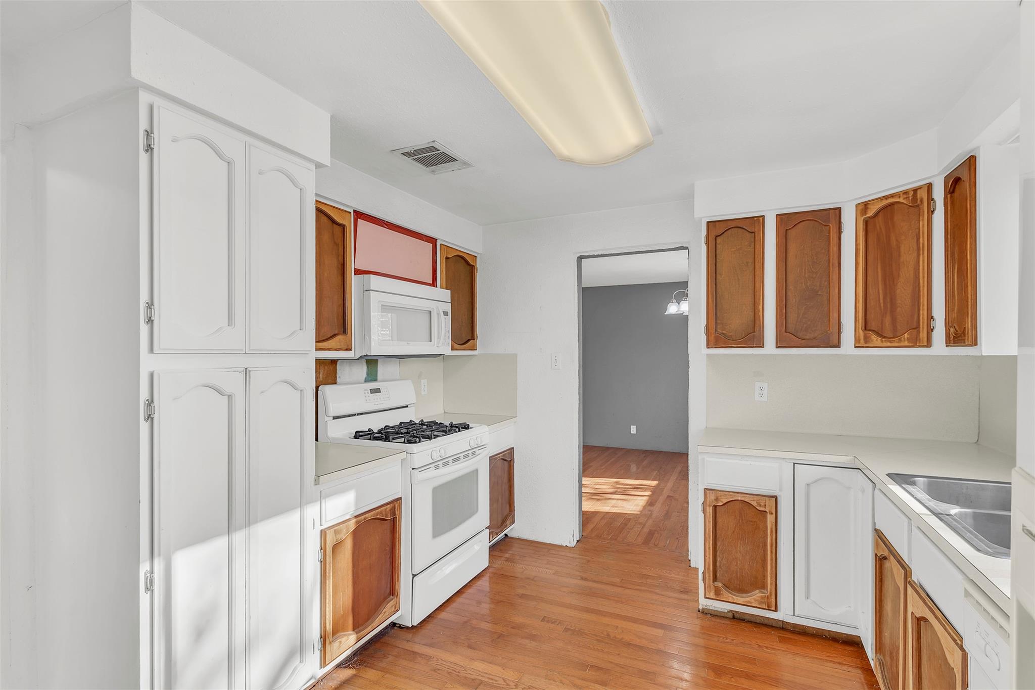 104 Blue Flame Rd, Cedar Creek, TX 78612