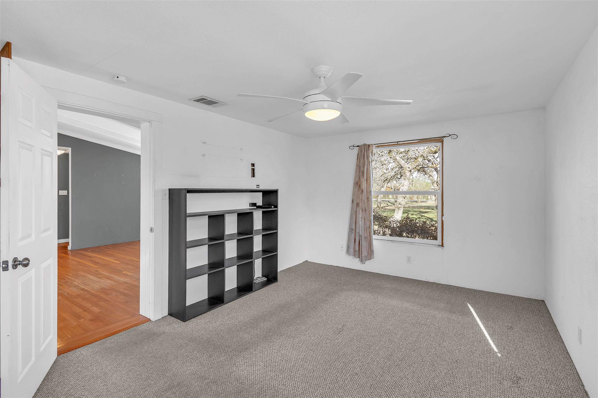 104 Blue Flame Rd, Cedar Creek, TX 78612