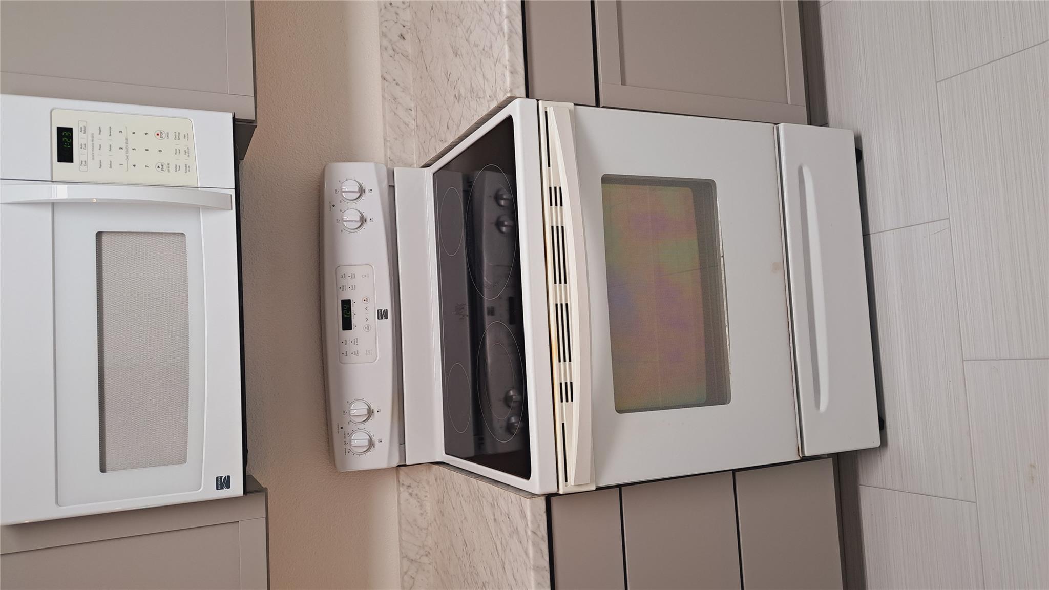 804 Moon Glow Dr, Leander, TX 78641