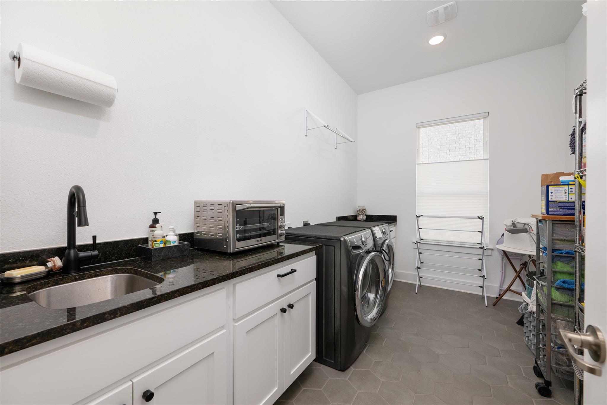 438 Pear Tree Ln, Austin, TX 78737