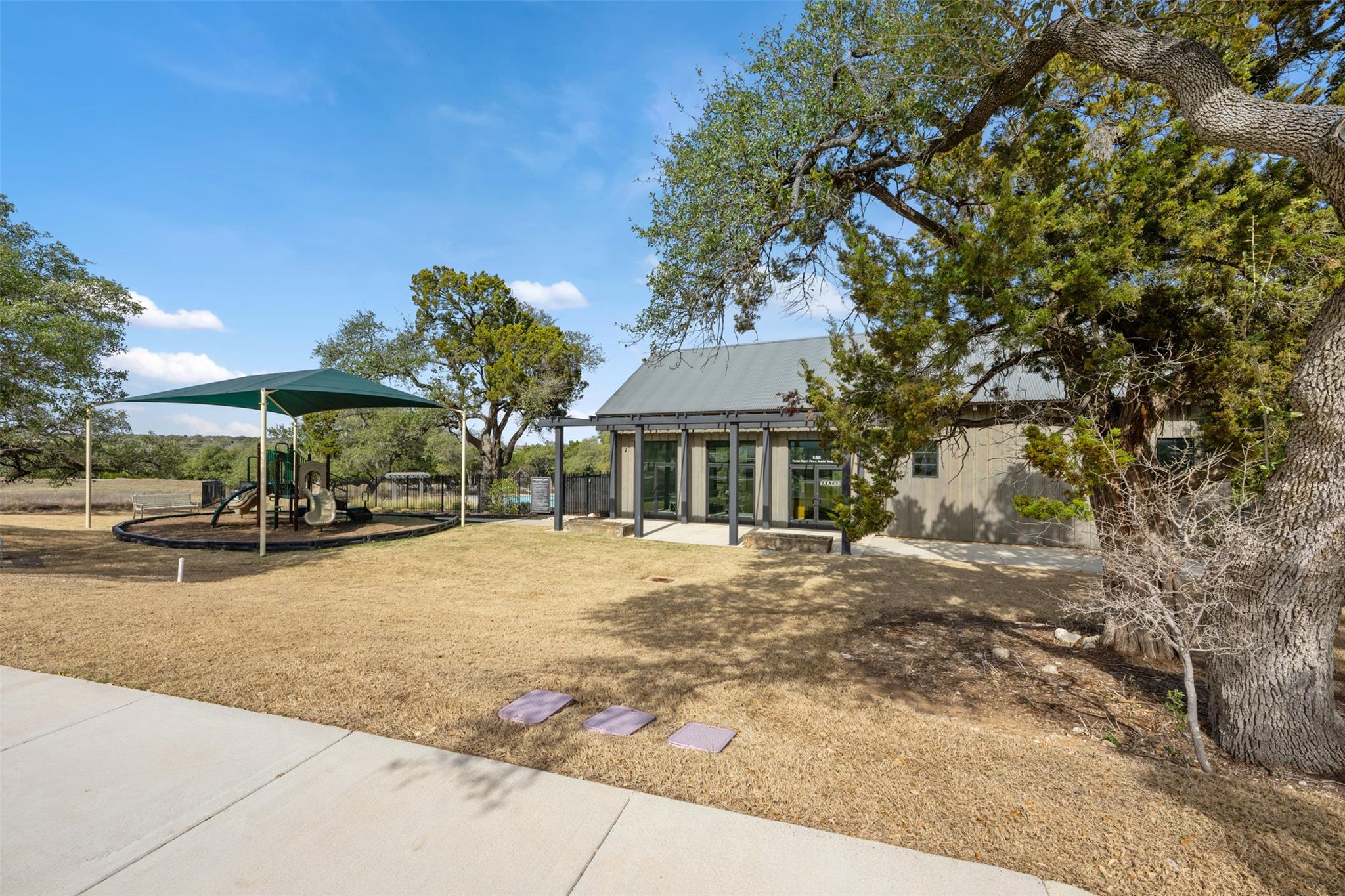 438 Pear Tree Ln, Austin, TX 78737