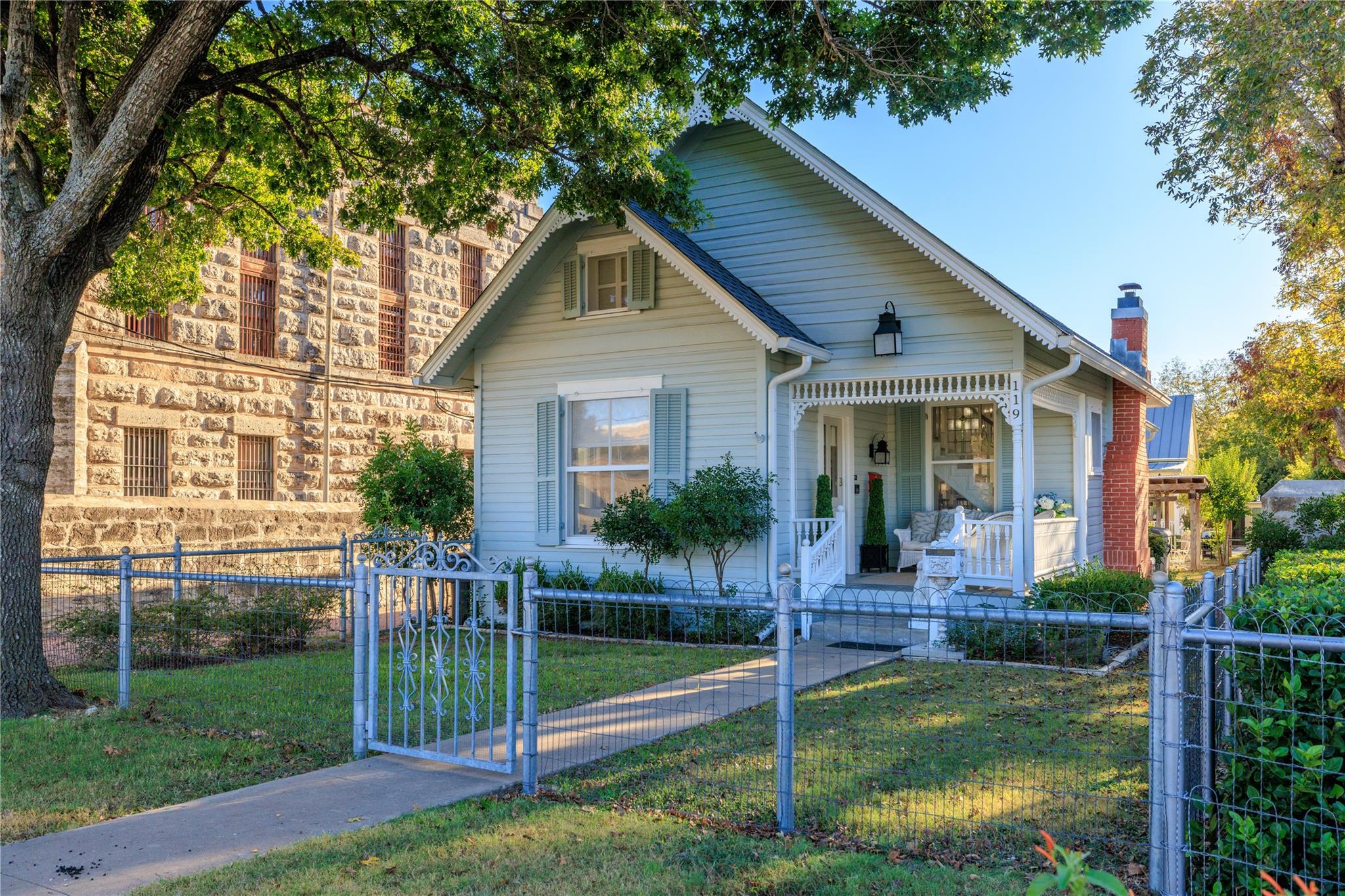 119 San Antonio St, Fredericksburg, TX 78624