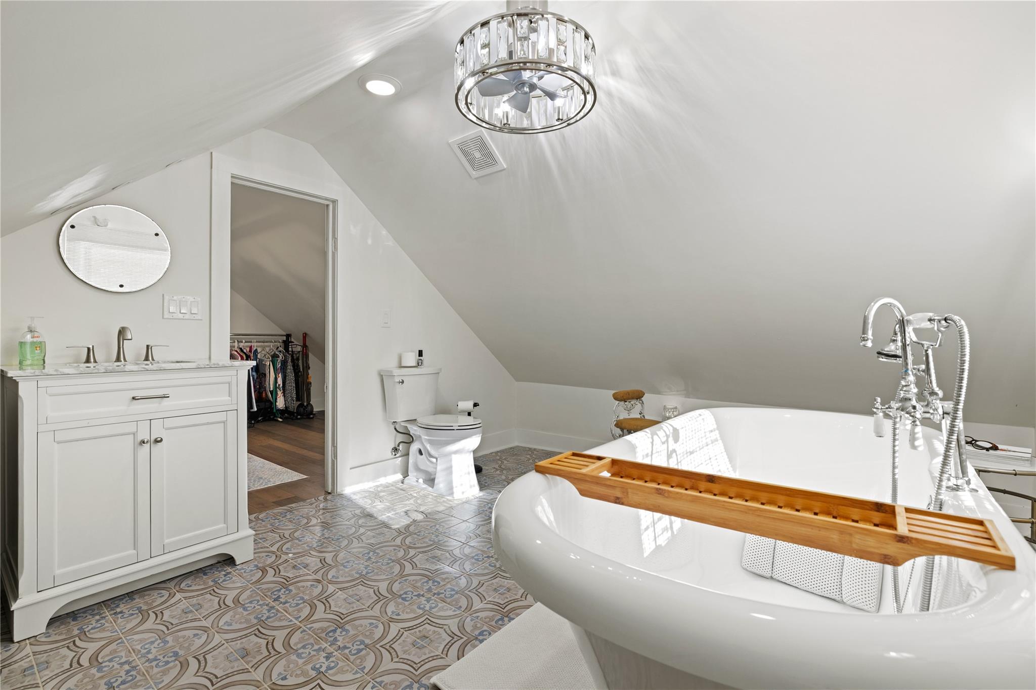 119 San Antonio St, Fredericksburg, TX 78624