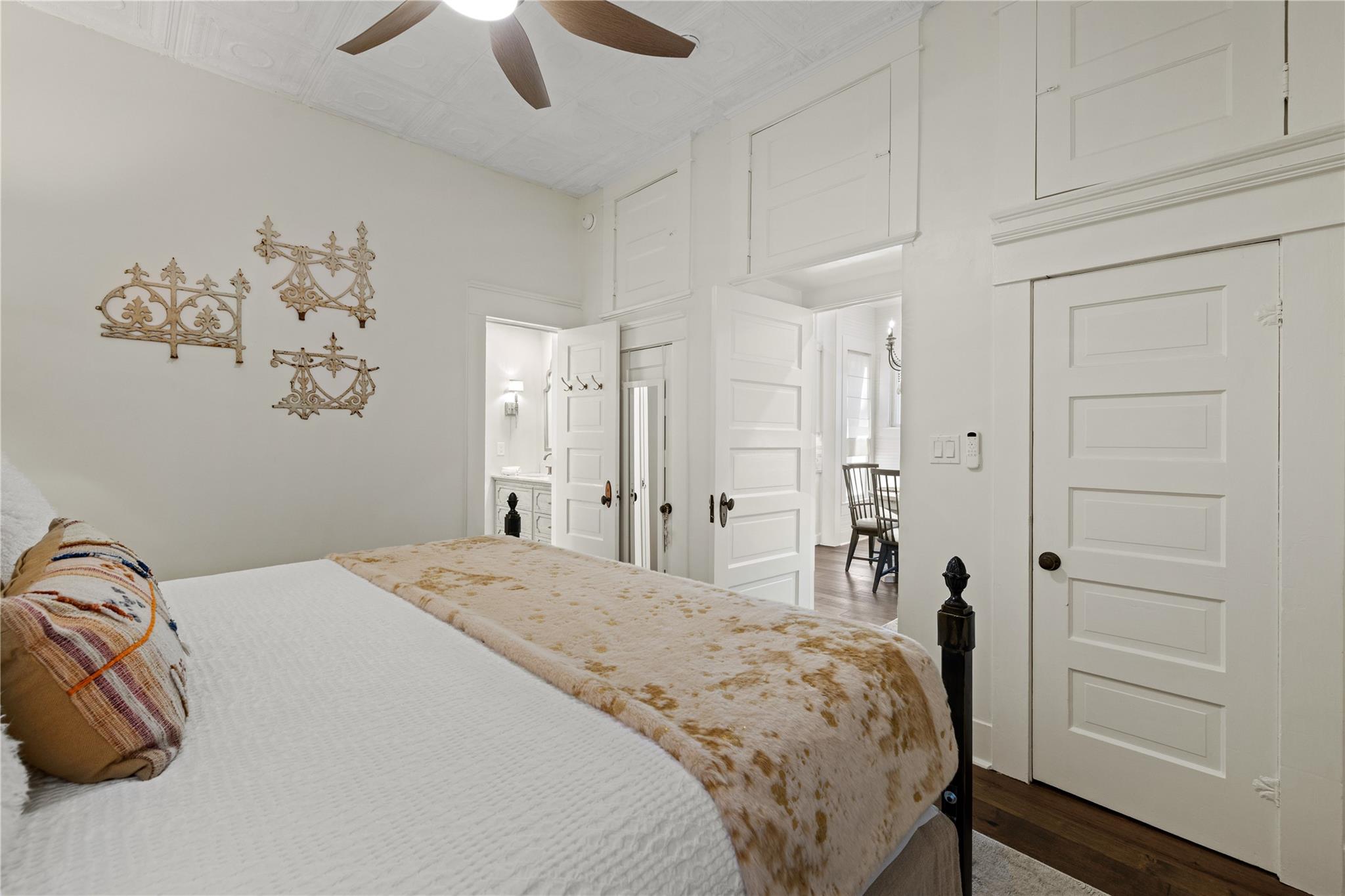 119 San Antonio St, Fredericksburg, TX 78624