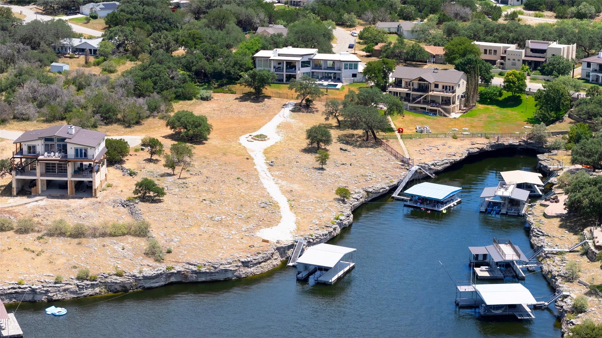 3002 Point Cv, Lago Vista, TX 78645