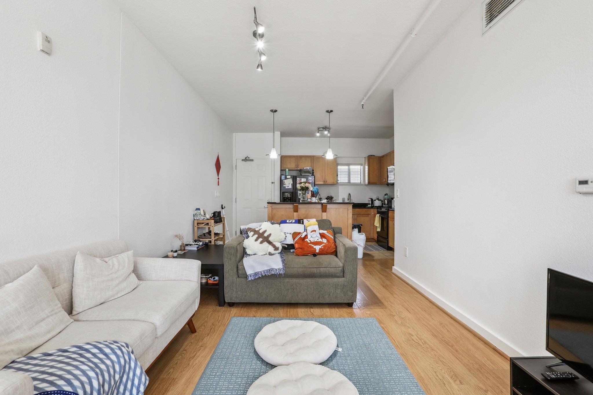 711 W 26th St # 704, Austin, TX 78705