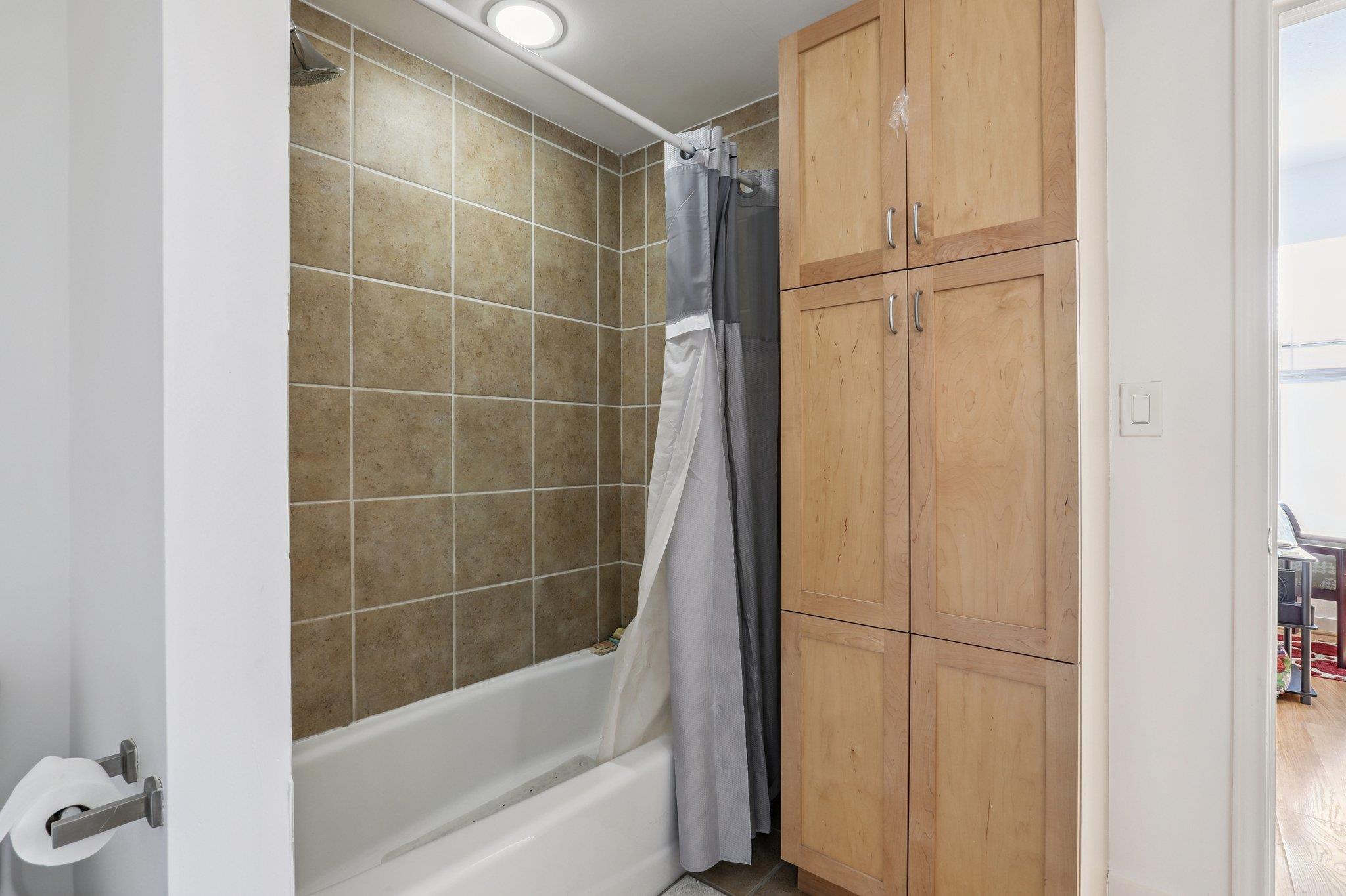 711 W 26th St # 704, Austin, TX 78705