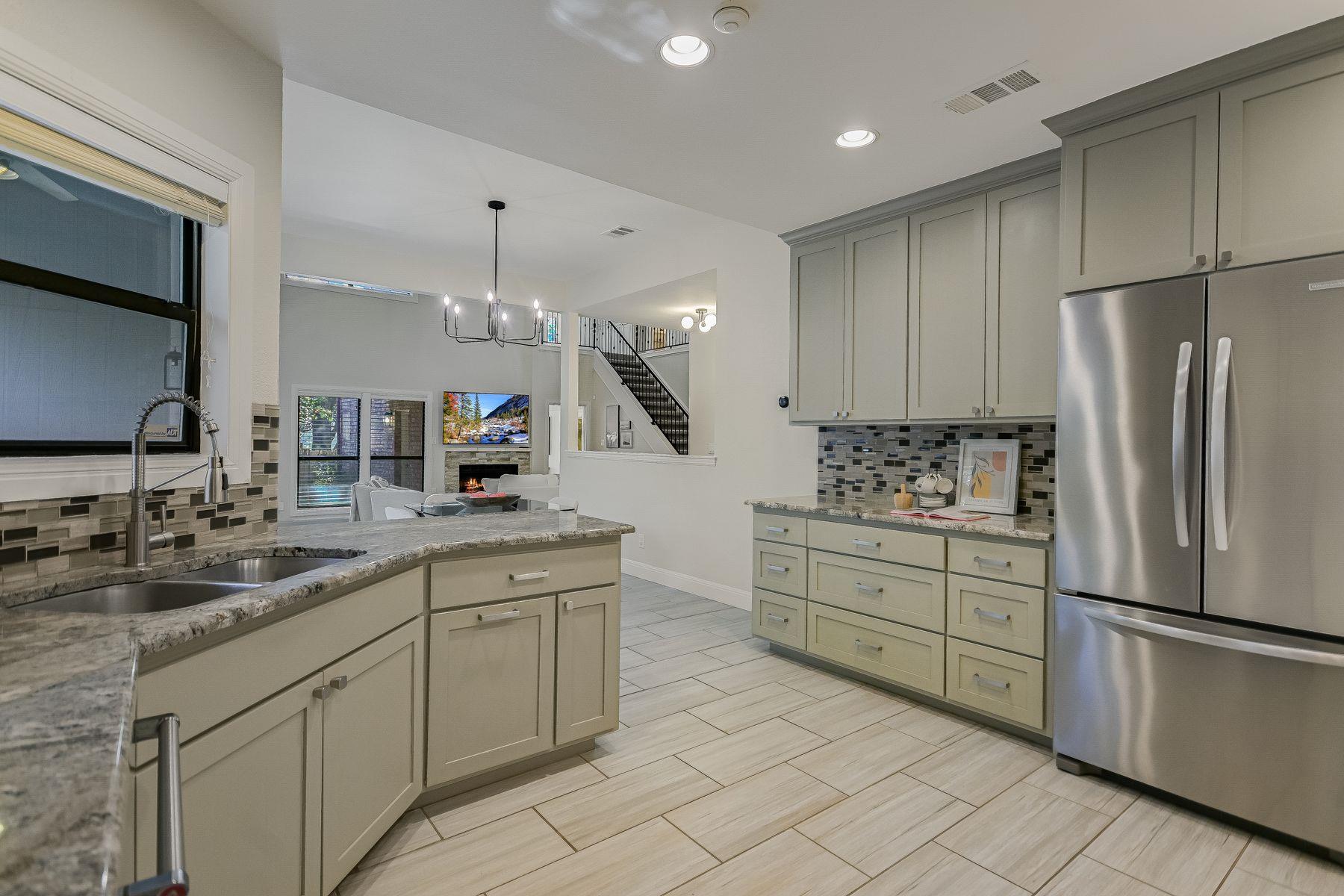 5402 Odessa Ln, Austin, TX 78731