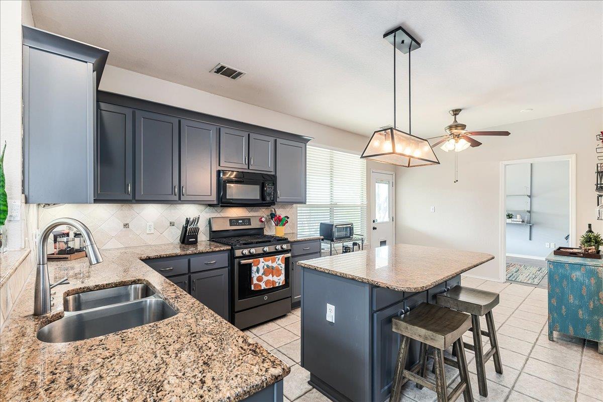 2103 Talamore Rd, Pflugerville, TX 78660