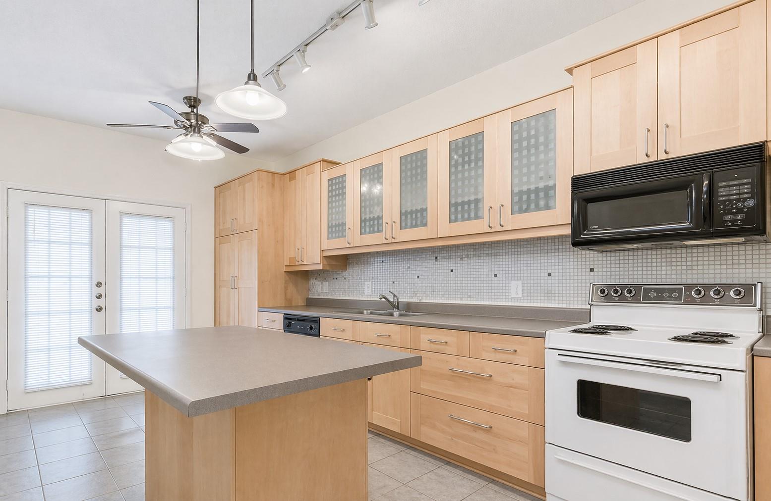 2216 San Gabriel St # 107, Austin, TX 78705