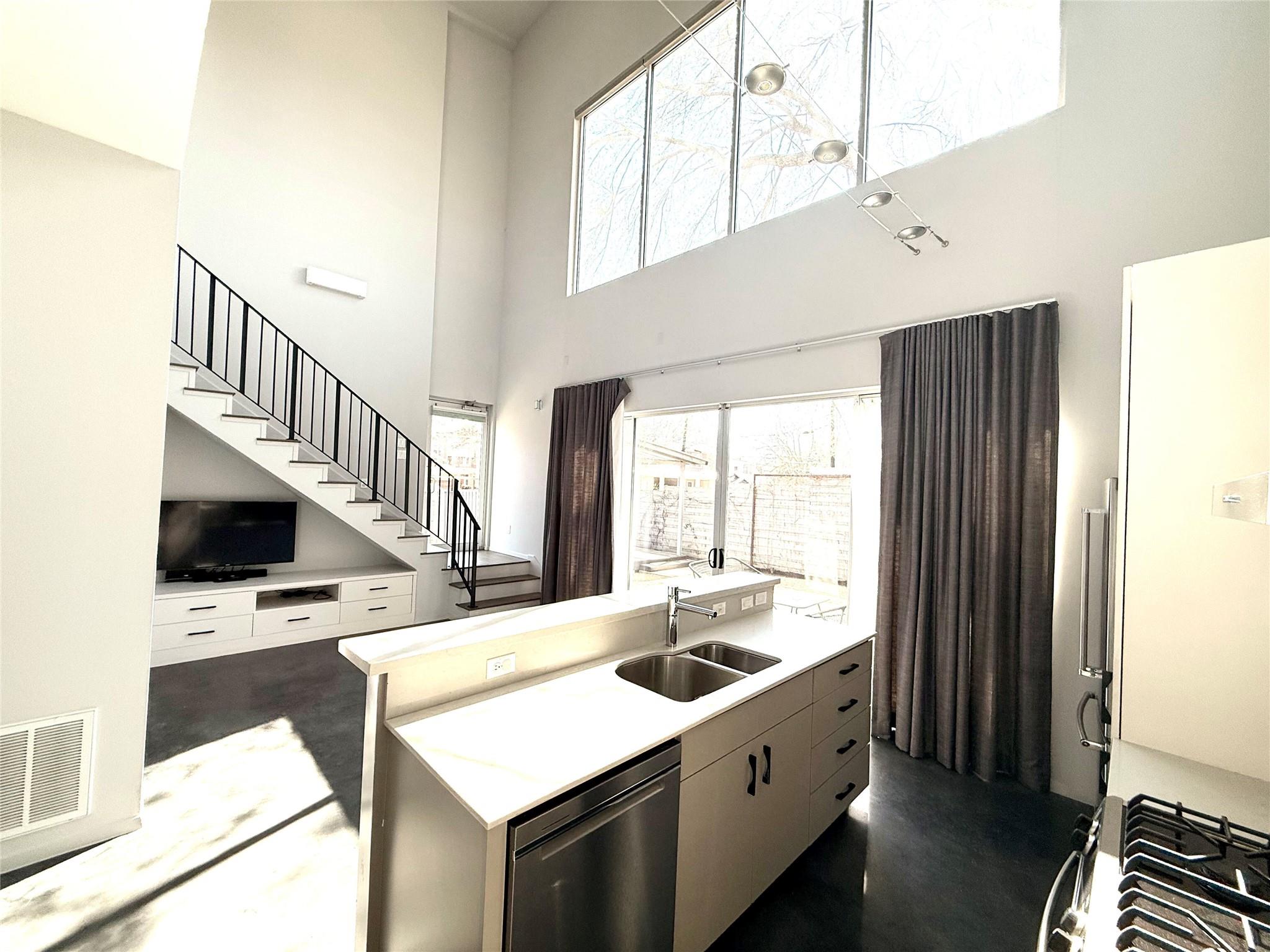 5006 Woodrow Ave # B, Austin, TX 78756