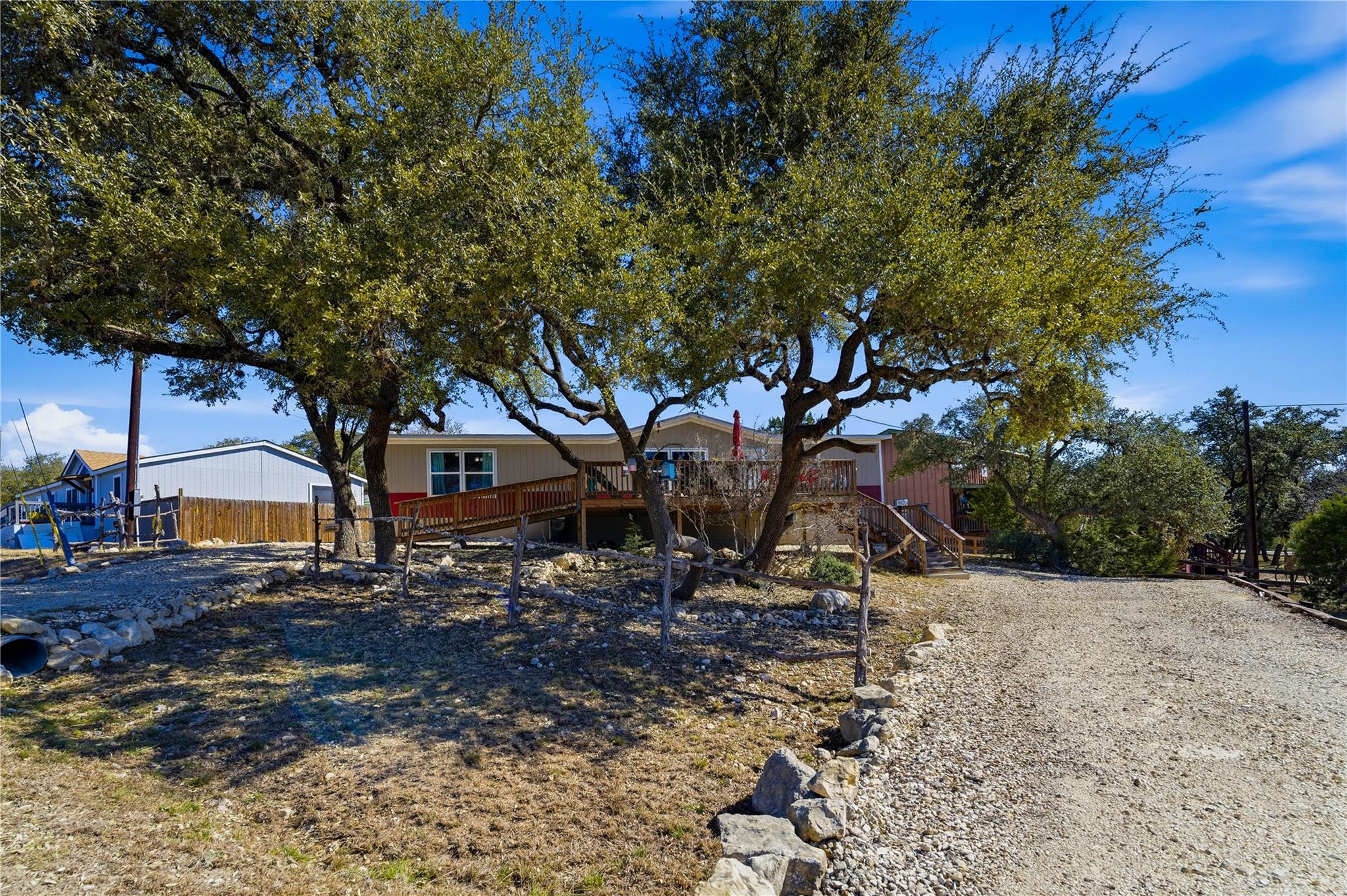 733 Private Road 1507, Bandera, TX 78003