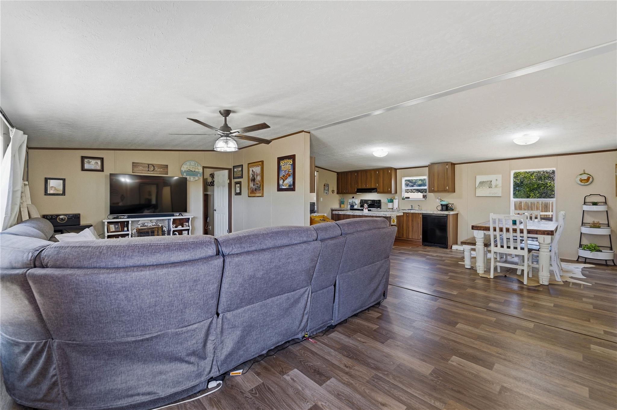 733 Private Road 1507, Bandera, TX 78003