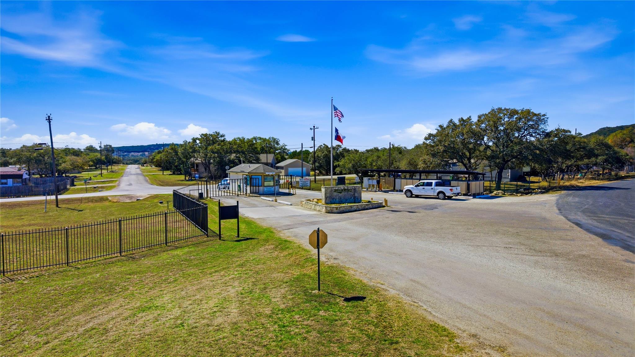 733 Private Road 1507, Bandera, TX 78003
