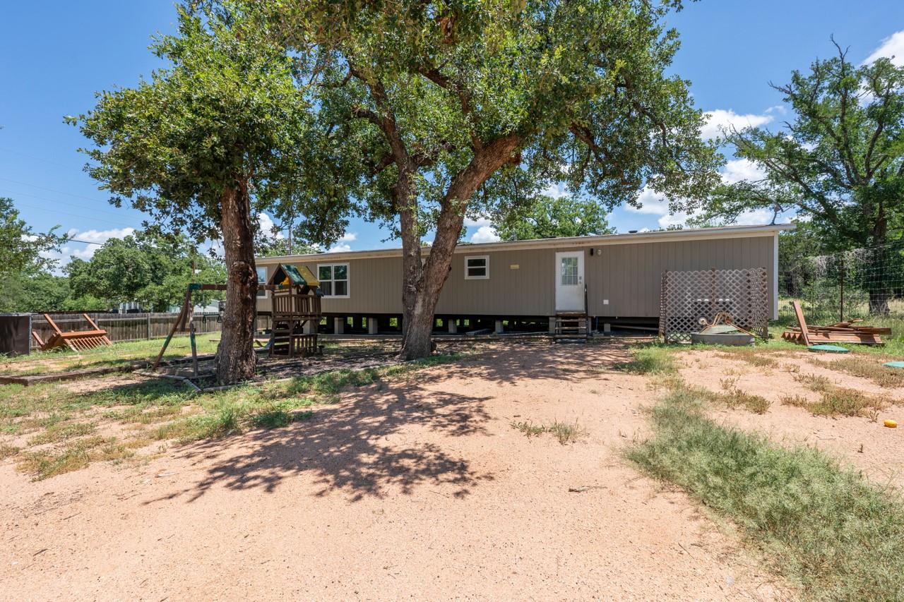 636 South St, Tow, TX 78672
