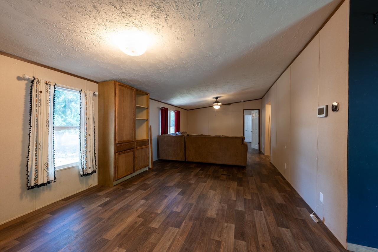 636 South St, Tow, TX 78672