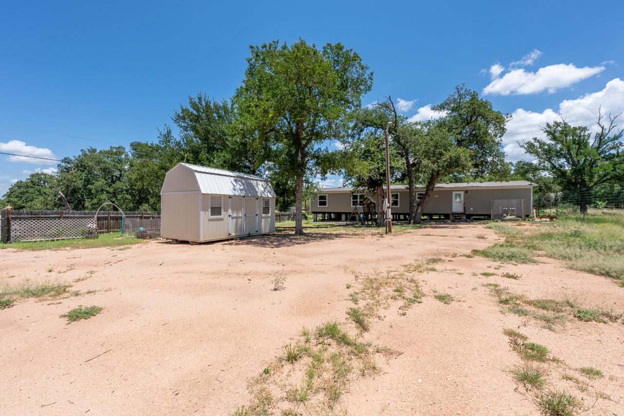 636 South St, Tow, TX 78672
