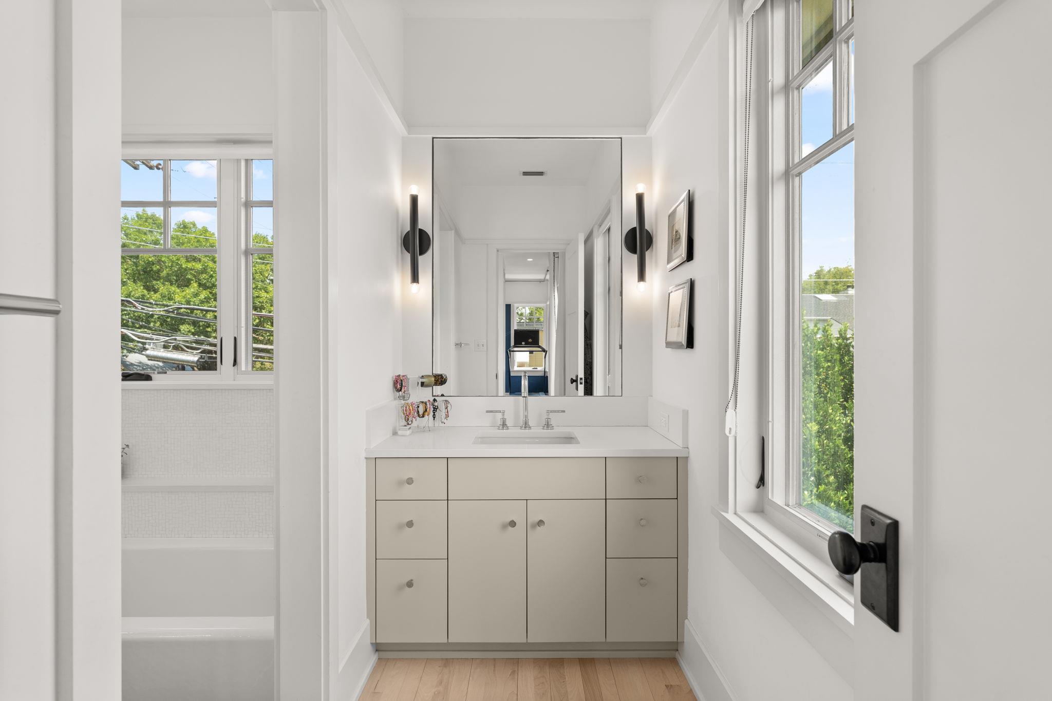 3015 Washington Sq, Austin, TX 78705