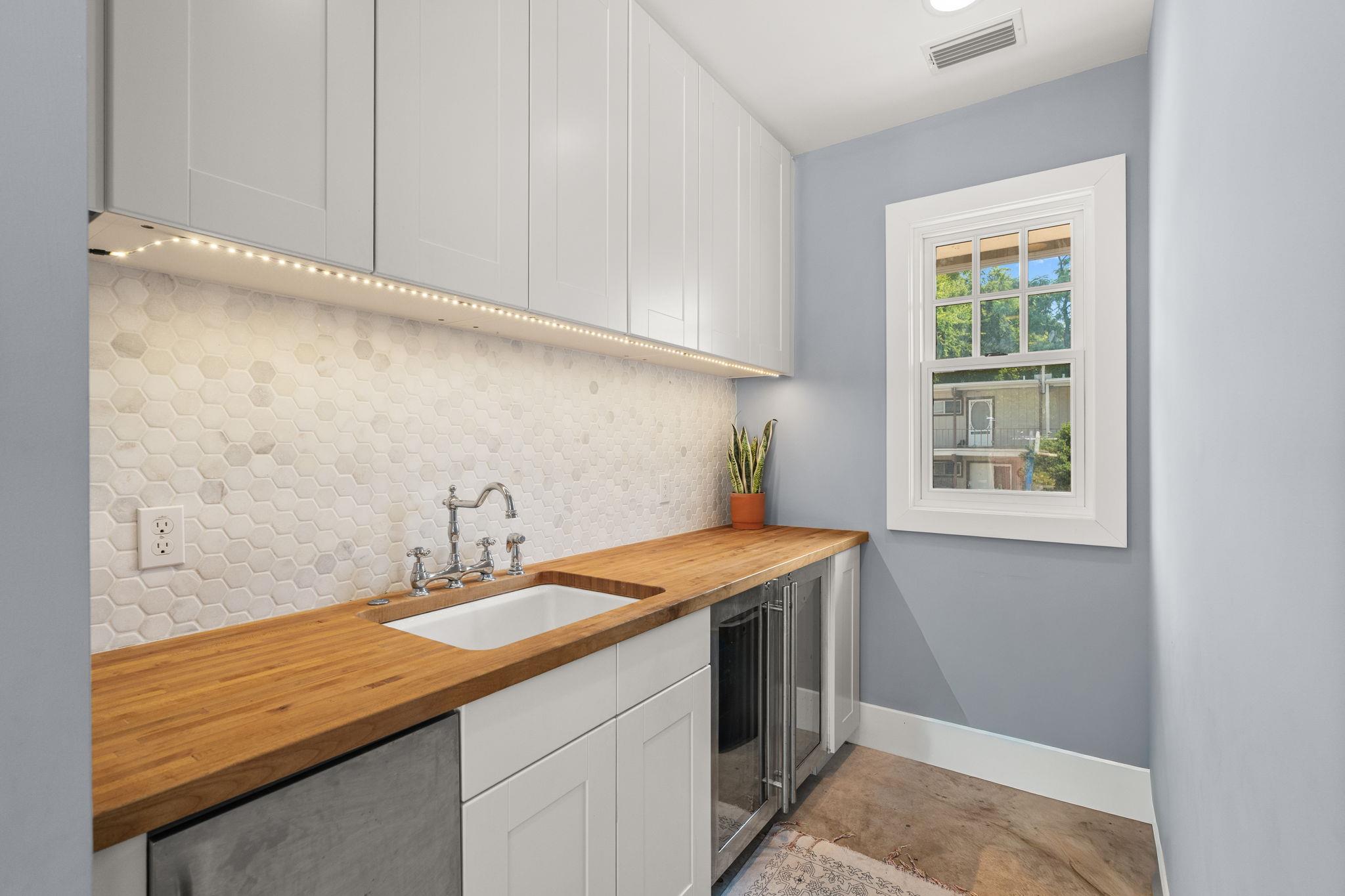 3015 Washington Sq, Austin, TX 78705