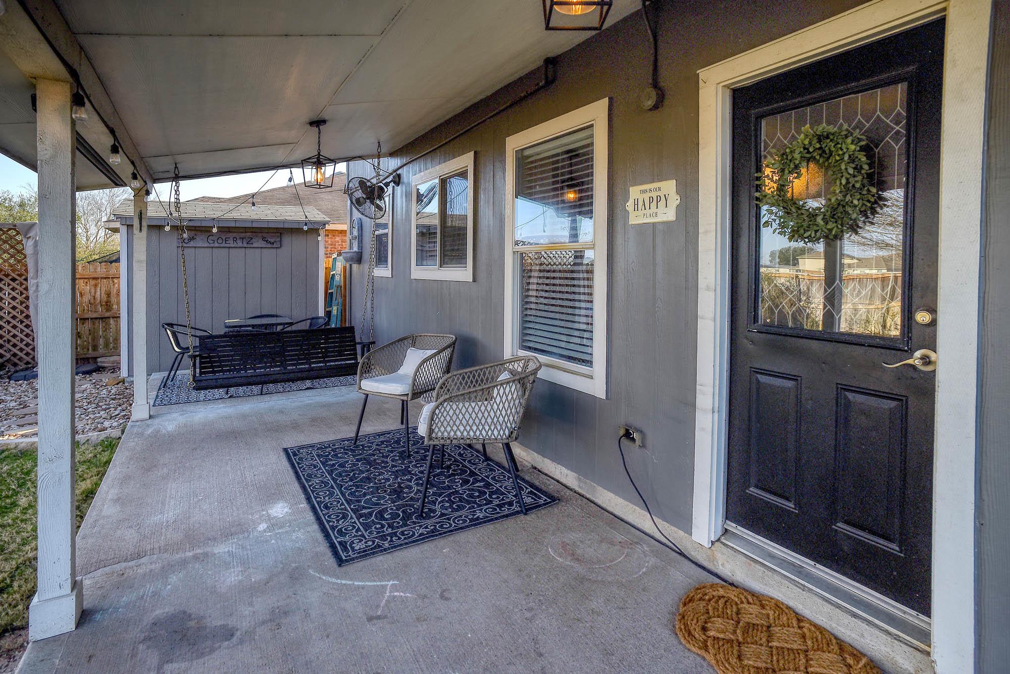 104 Trapper Trl, Bastrop, TX 78602