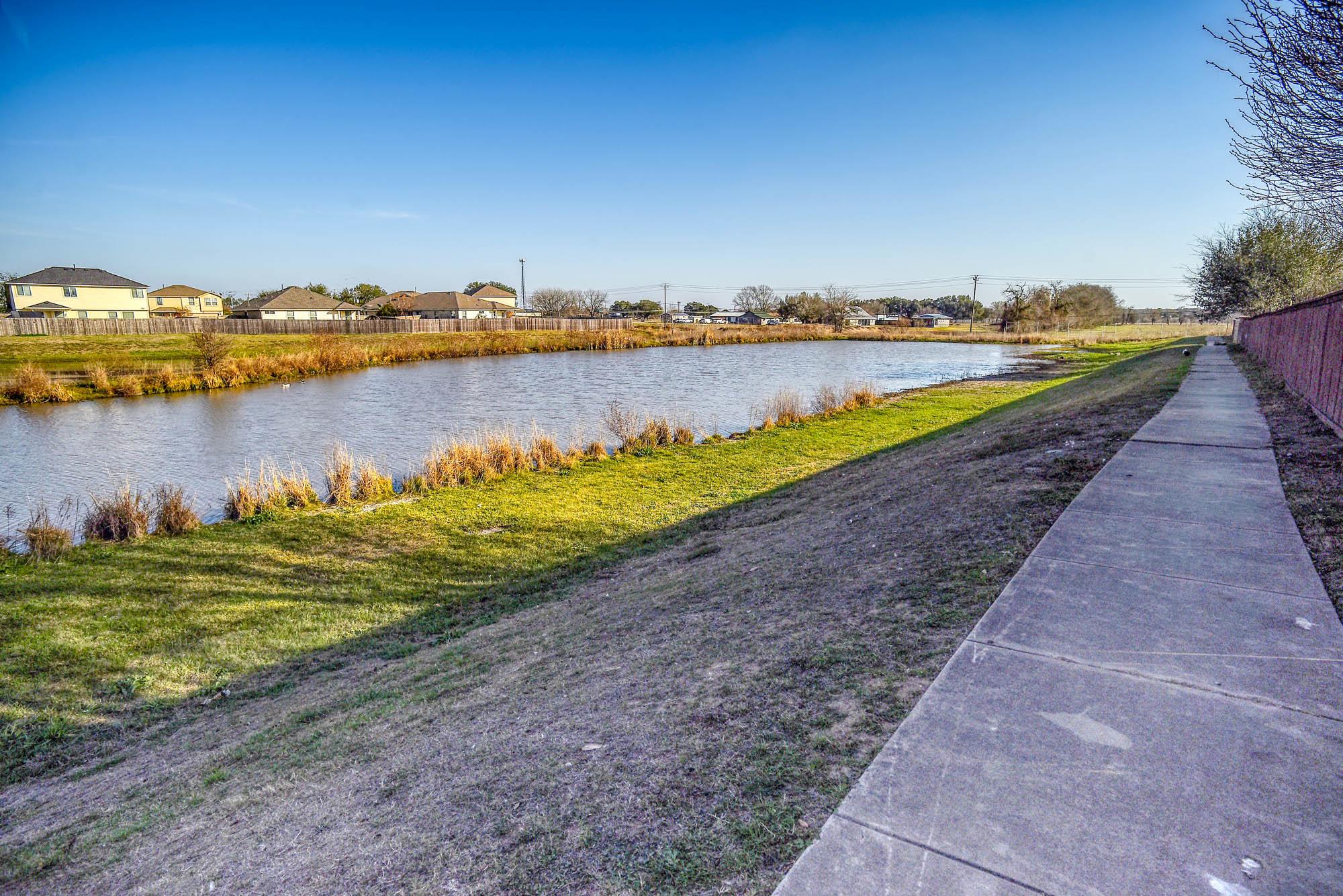 104 Trapper Trl, Bastrop, TX 78602