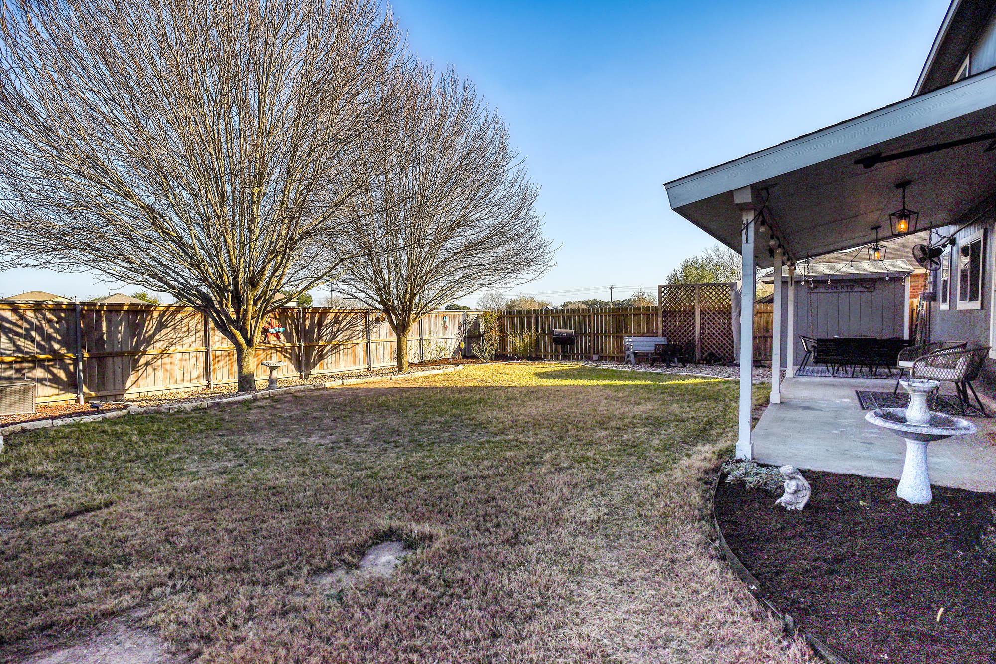 104 Trapper Trl, Bastrop, TX 78602