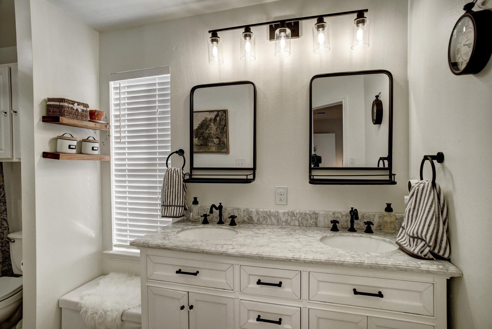 104 Trapper Trl, Bastrop, TX 78602