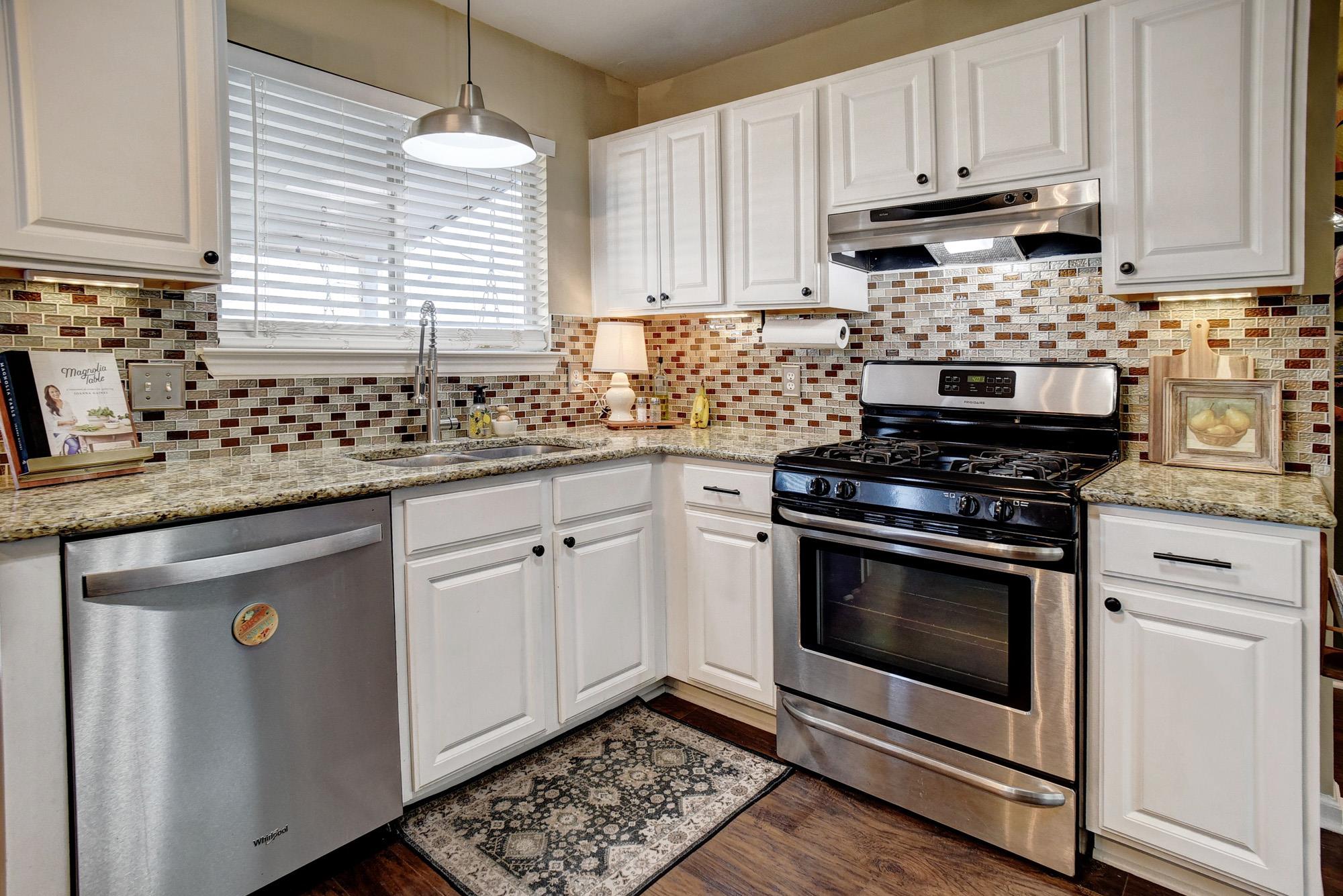 104 Trapper Trl, Bastrop, TX 78602