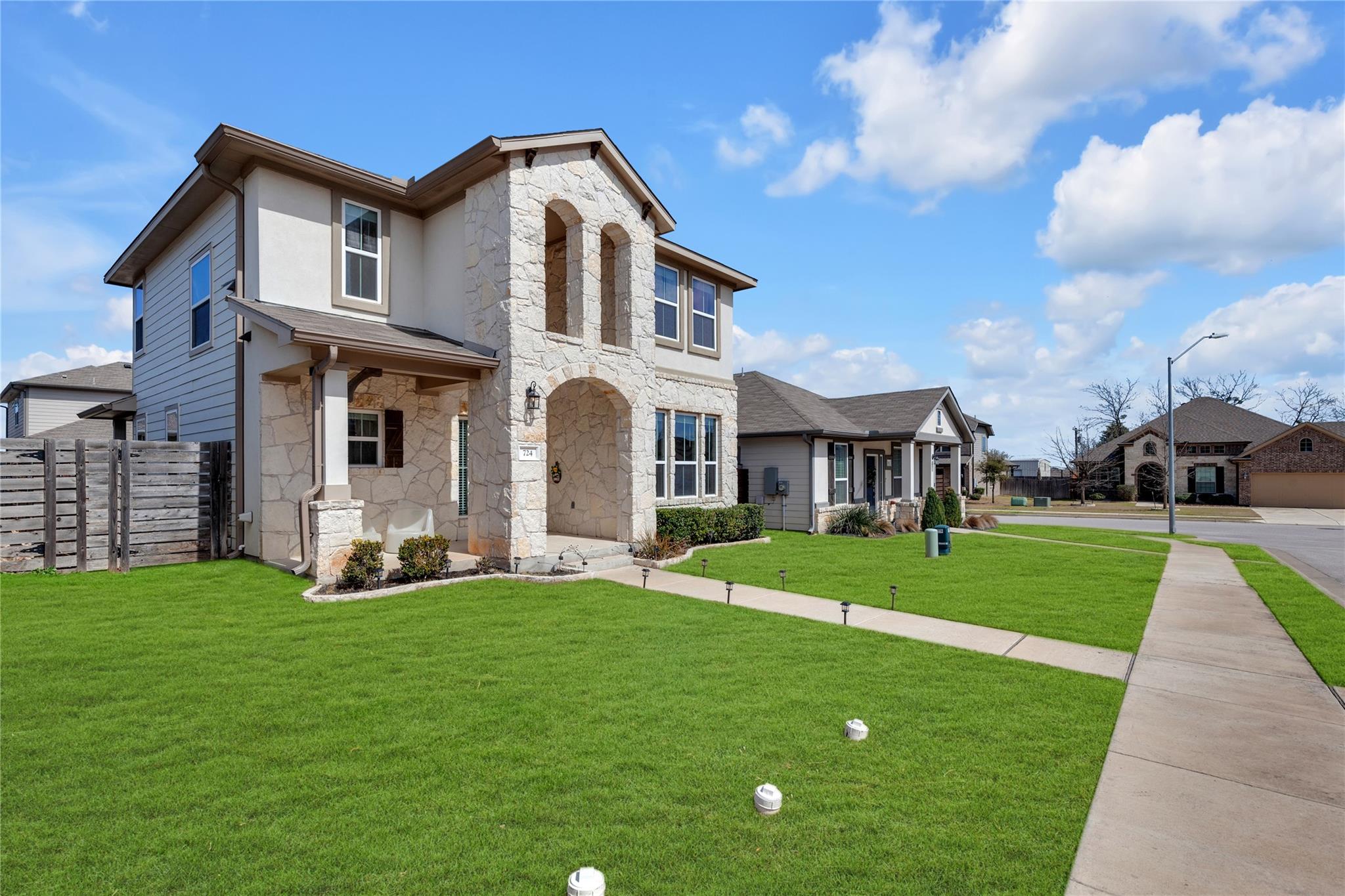 724 Coconut Grove St, Pflugerville, TX 78660