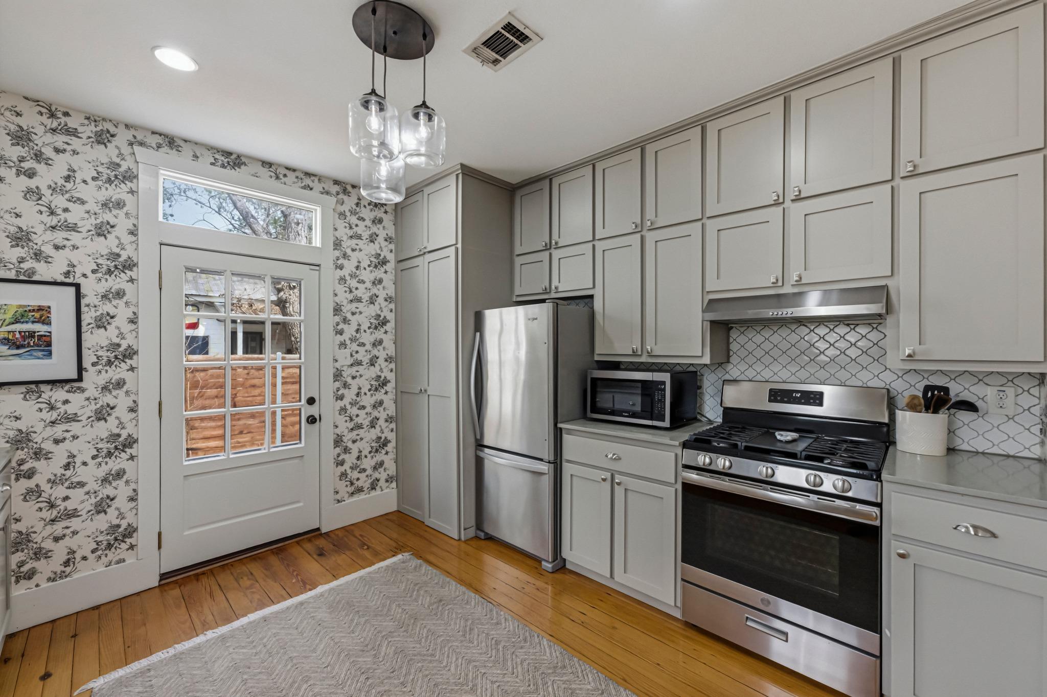 306 W 44th St # A, Austin, TX 78751