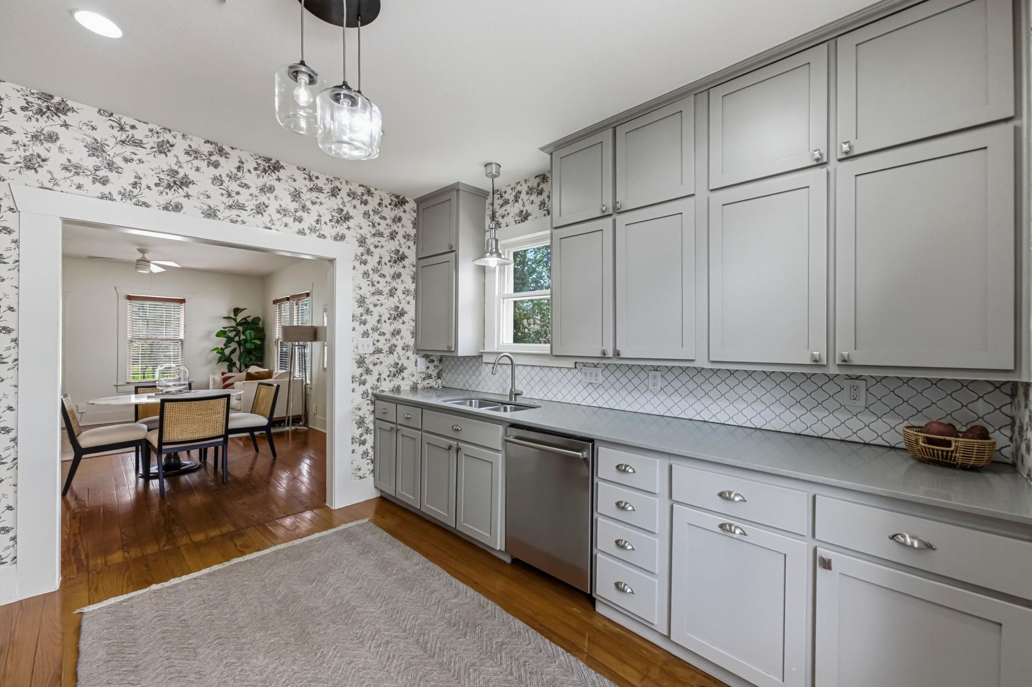 306 W 44th St # A, Austin, TX 78751