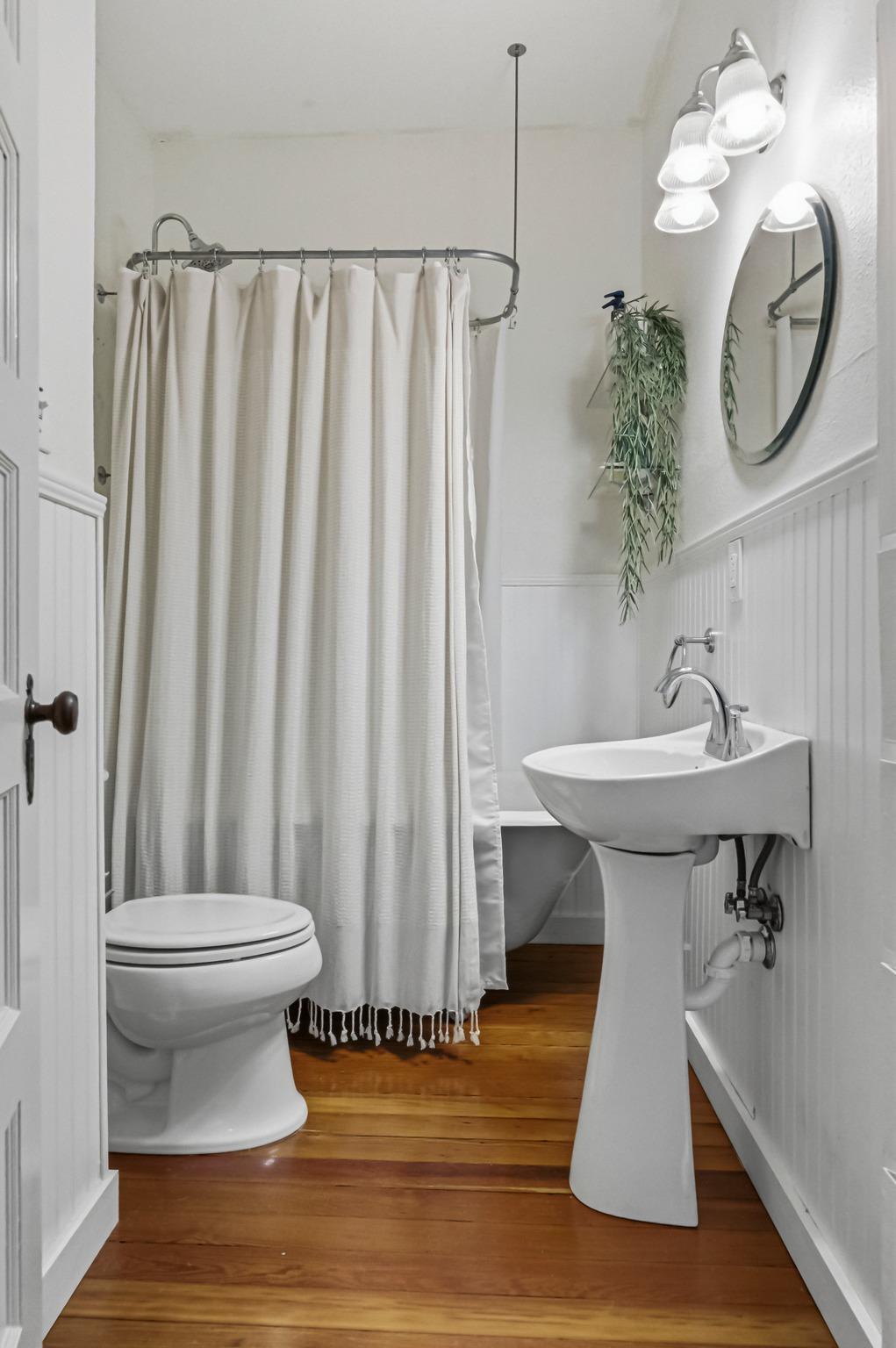 306 W 44th St # A, Austin, TX 78751