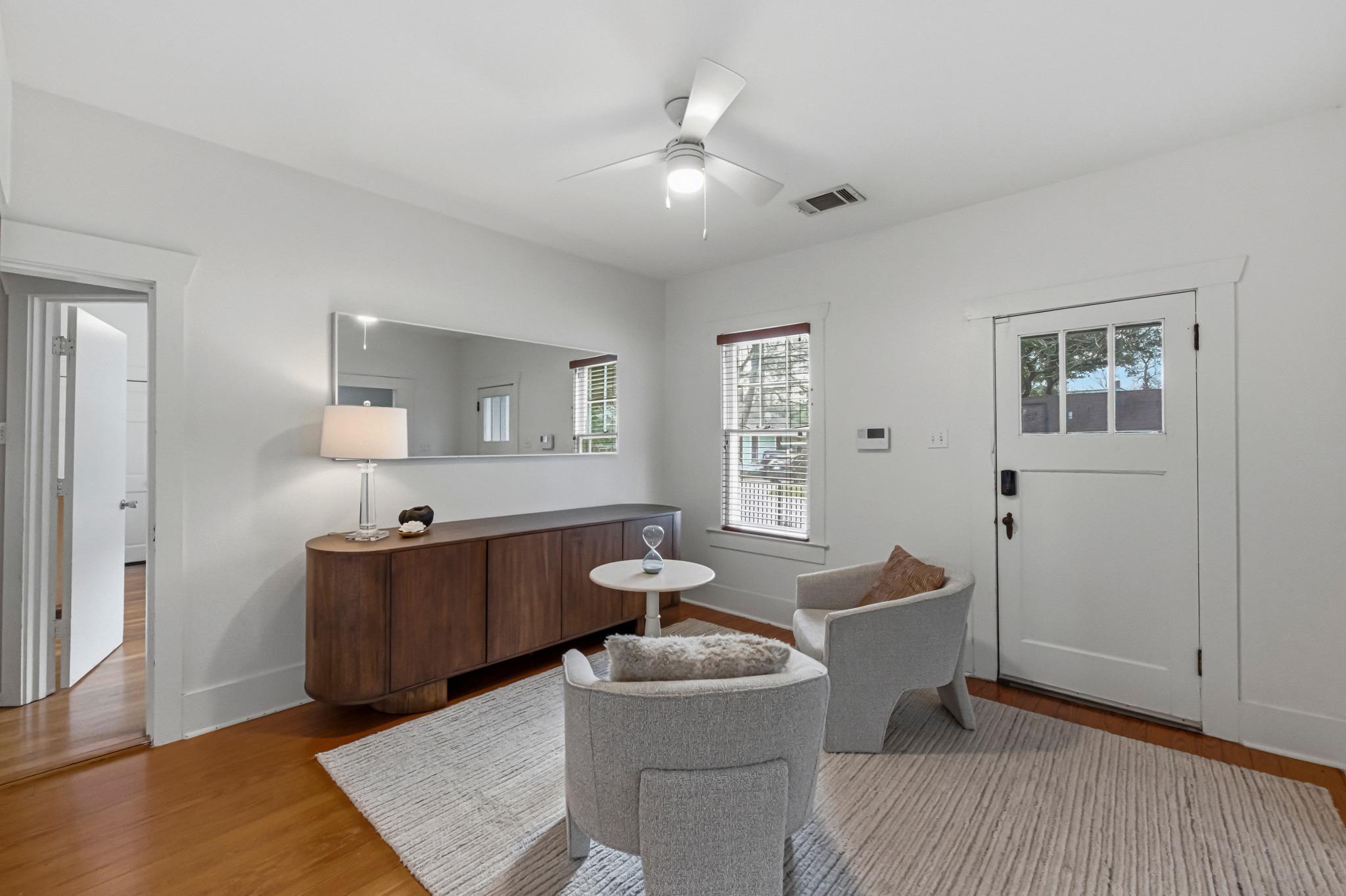 306 W 44th St # A, Austin, TX 78751