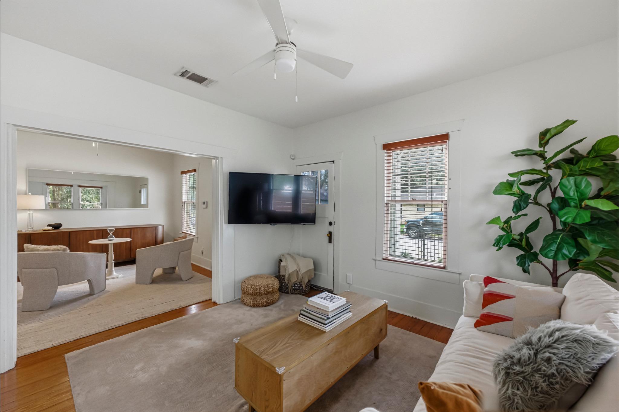 306 W 44th St # A, Austin, TX 78751