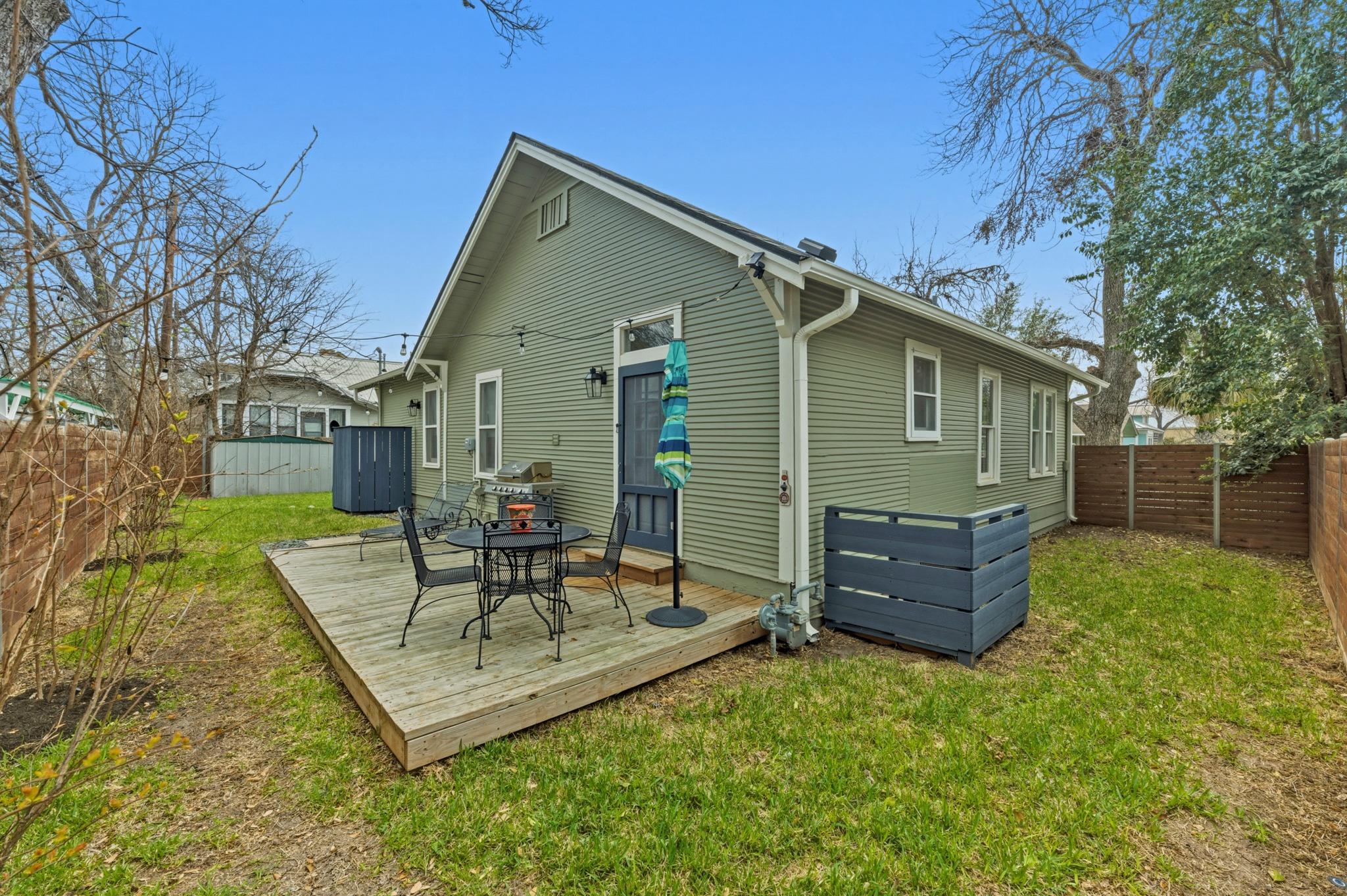 306 W 44th St # A, Austin, TX 78751