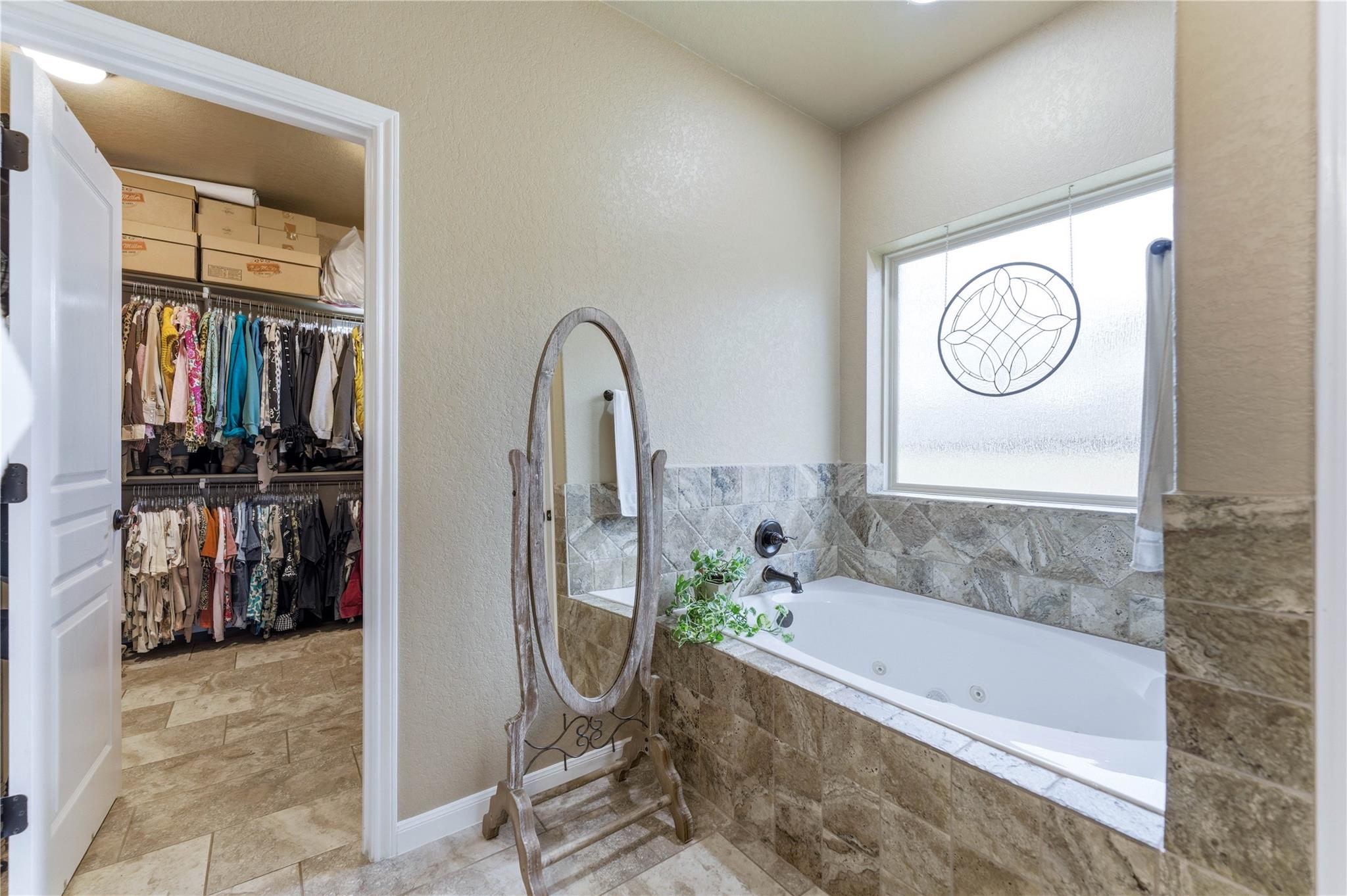 203 Champions Blvd, La Vernia, TX 78121