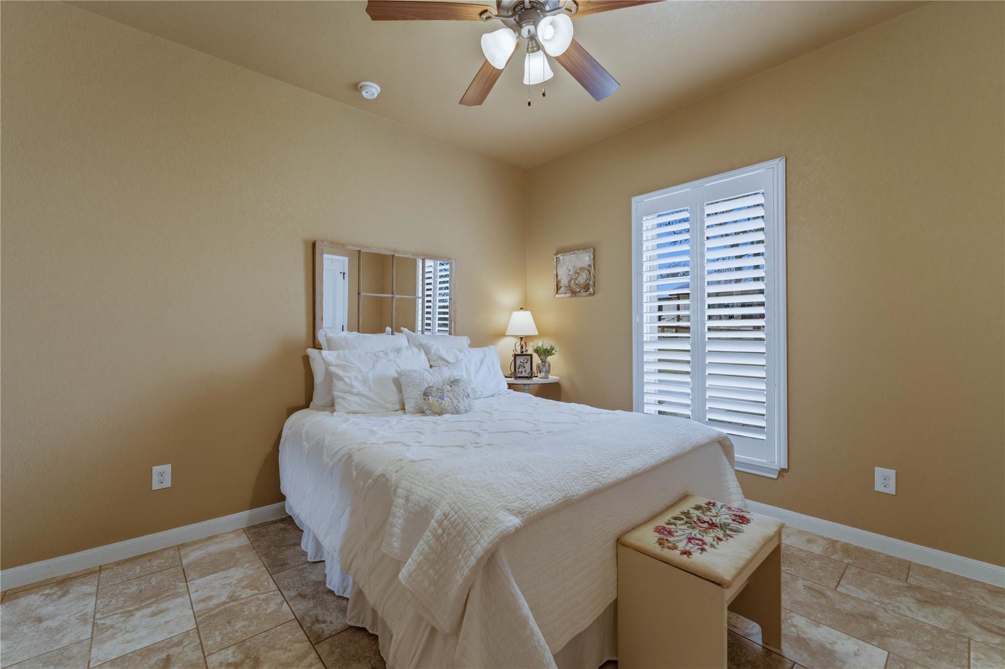 203 Champions Blvd, La Vernia, TX 78121