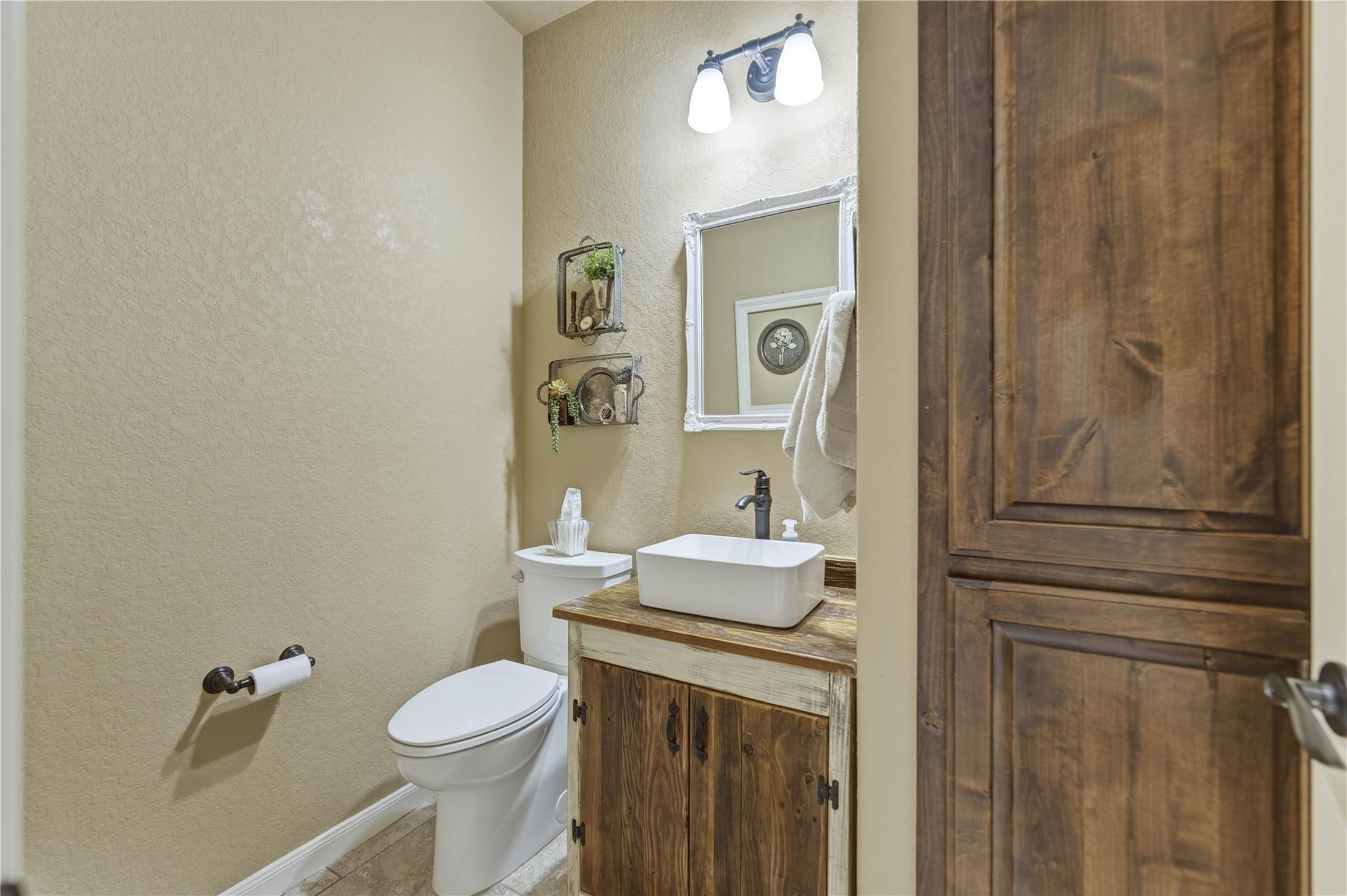 203 Champions Blvd, La Vernia, TX 78121