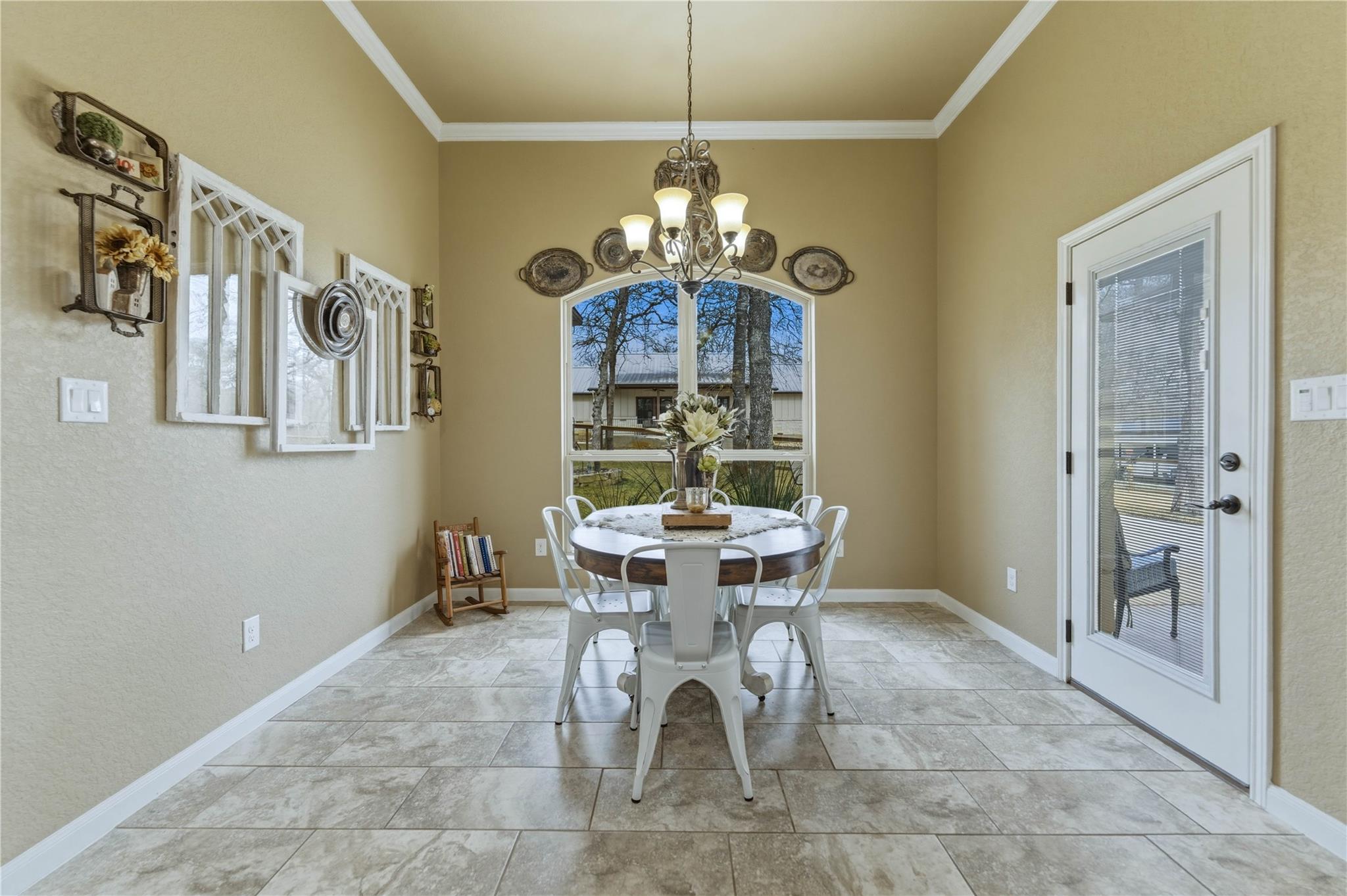 203 Champions Blvd, La Vernia, TX 78121