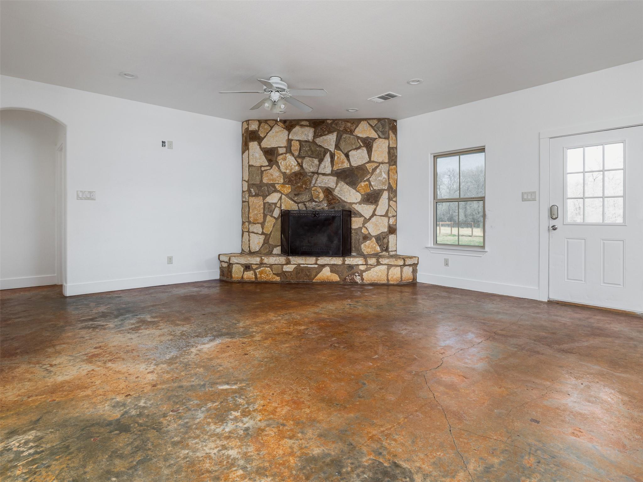 2610 Fm 3061, Thorndale, TX 76577