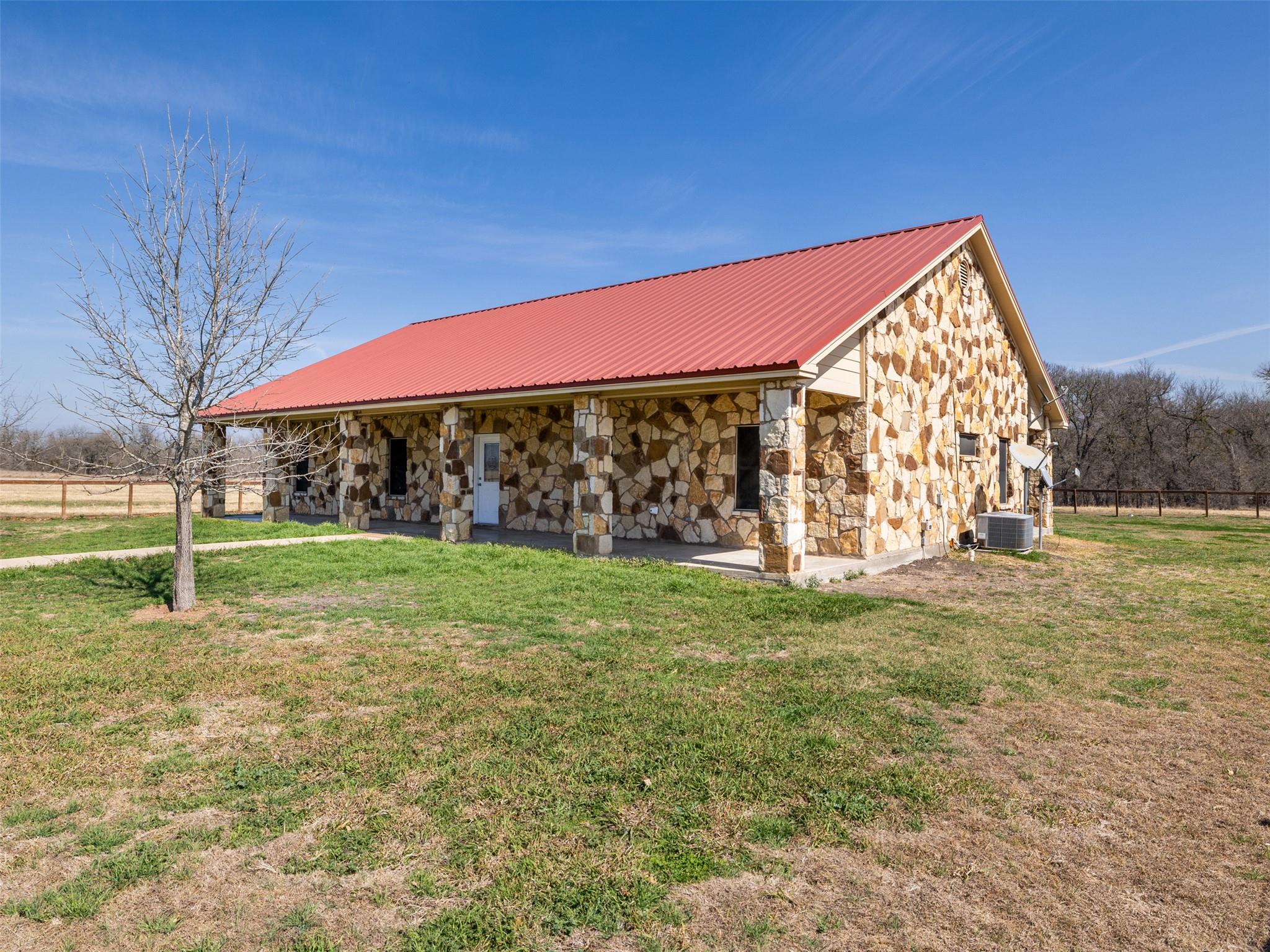 2610 Fm 3061, Thorndale, TX 76577