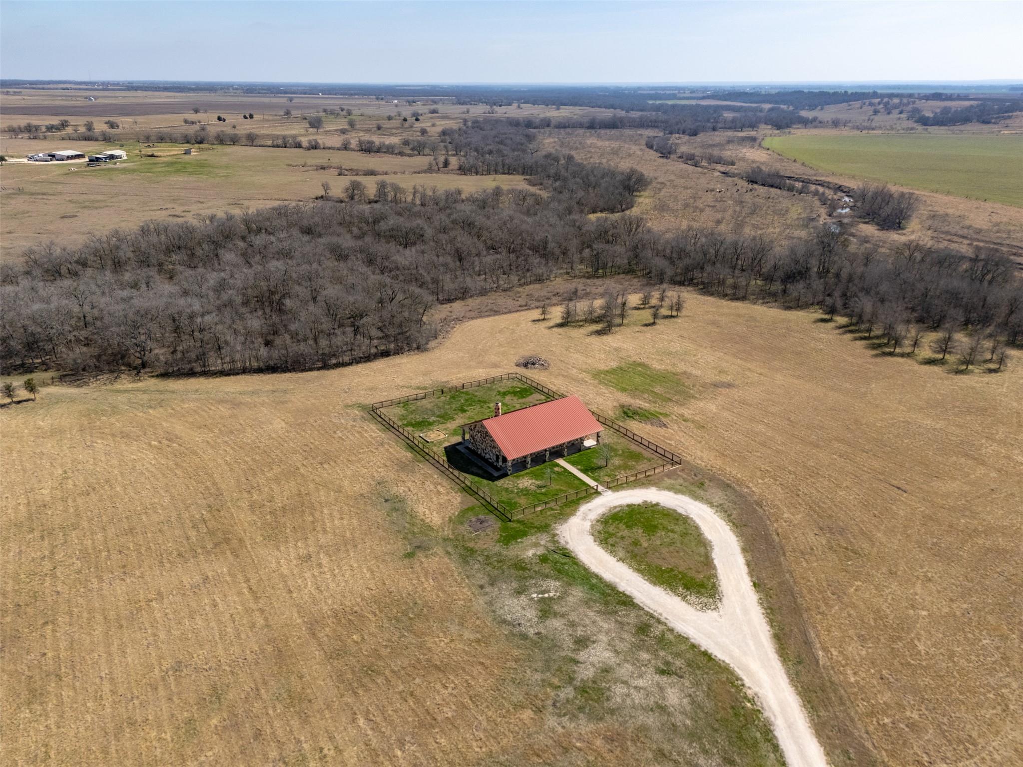 2610 Fm 3061, Thorndale, TX 76577