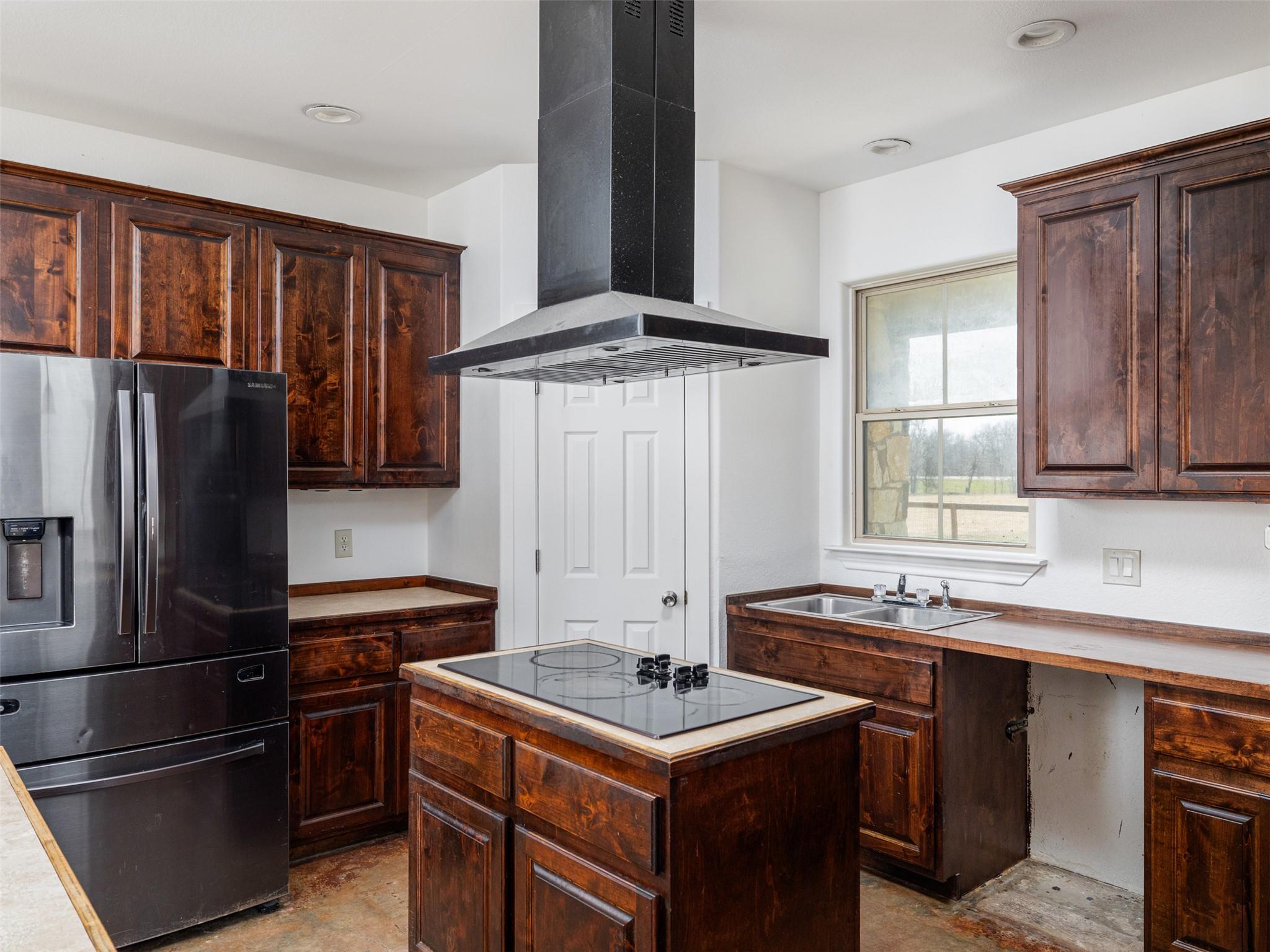 2610 Fm 3061, Thorndale, TX 76577