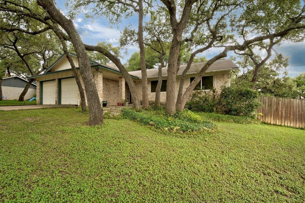 2710 Deeringhill Dr, Austin, TX 78745