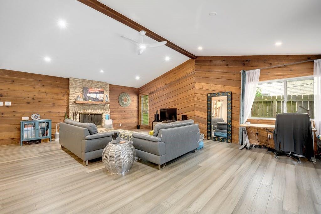 2710 Deeringhill Dr, Austin, TX 78745