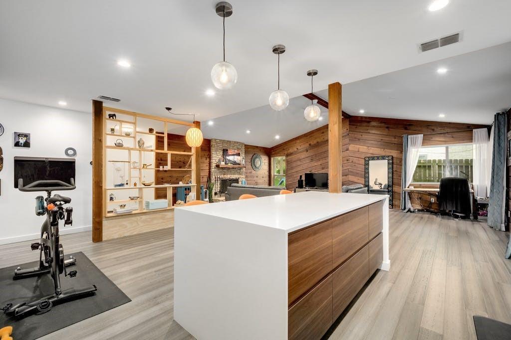 2710 Deeringhill Dr, Austin, TX 78745