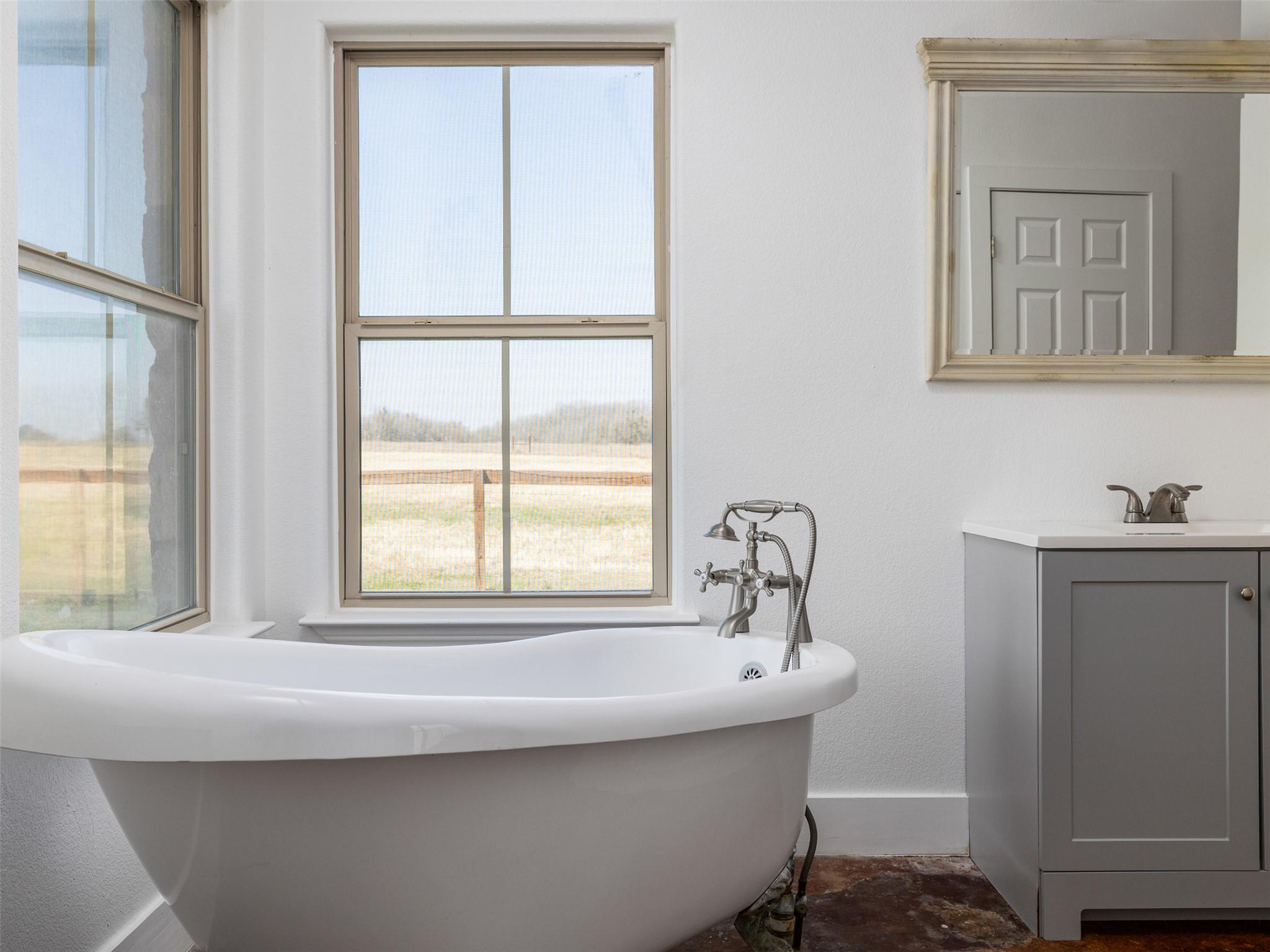 2610 Fm 3061, Thorndale, TX 76577