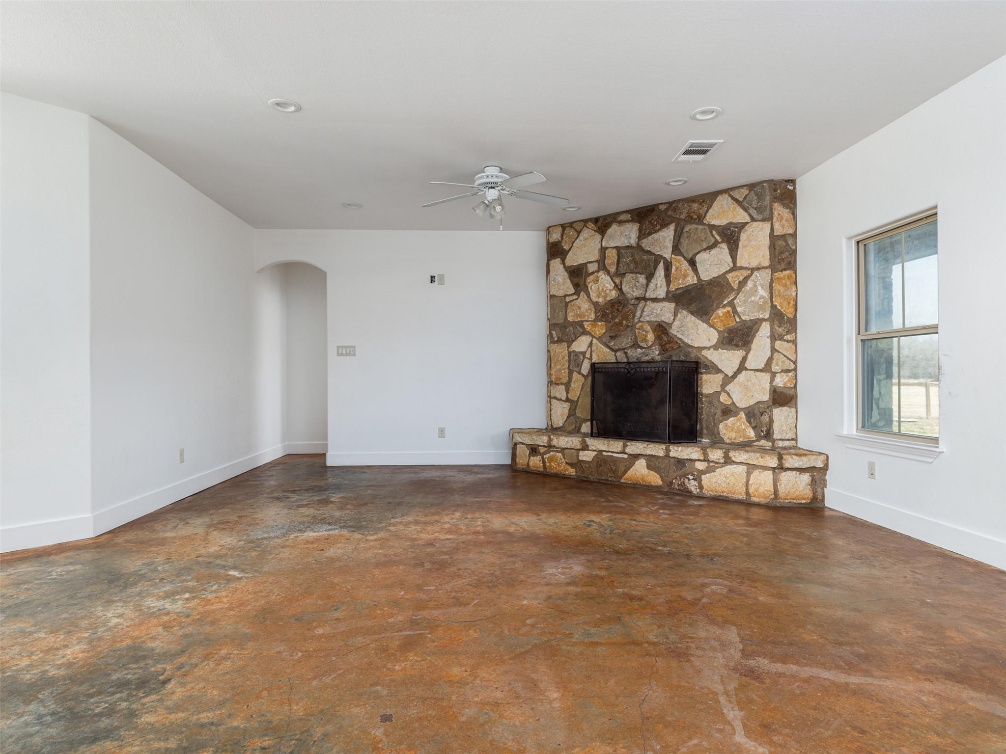 2610 Fm 3061, Thorndale, TX 76577