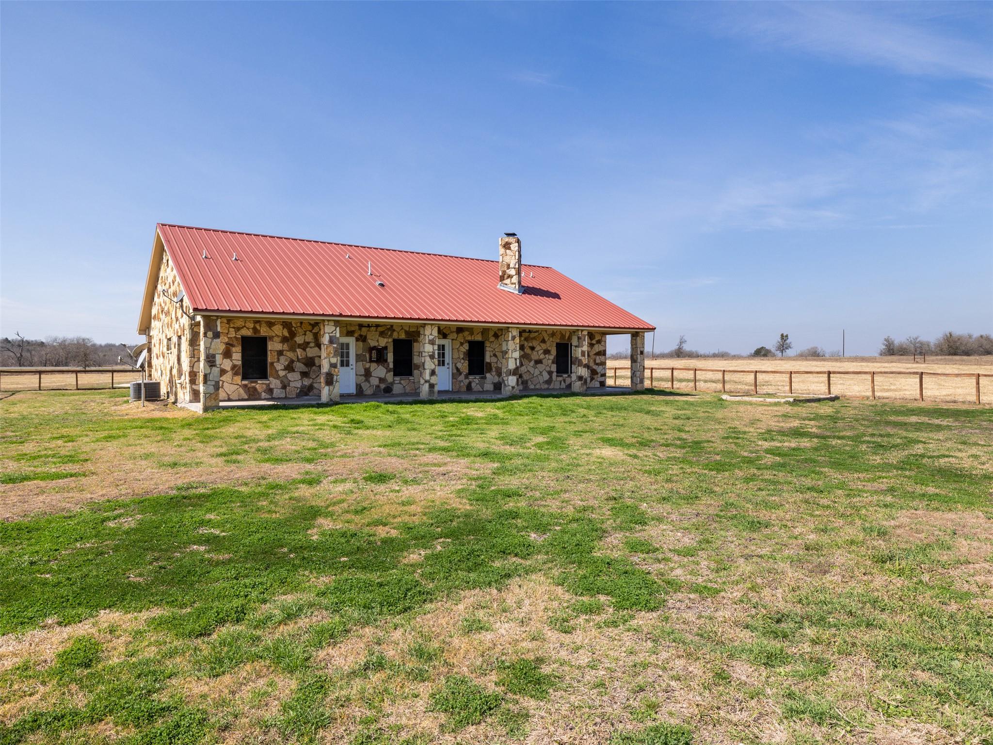 2610 Fm 3061, Thorndale, TX 76577